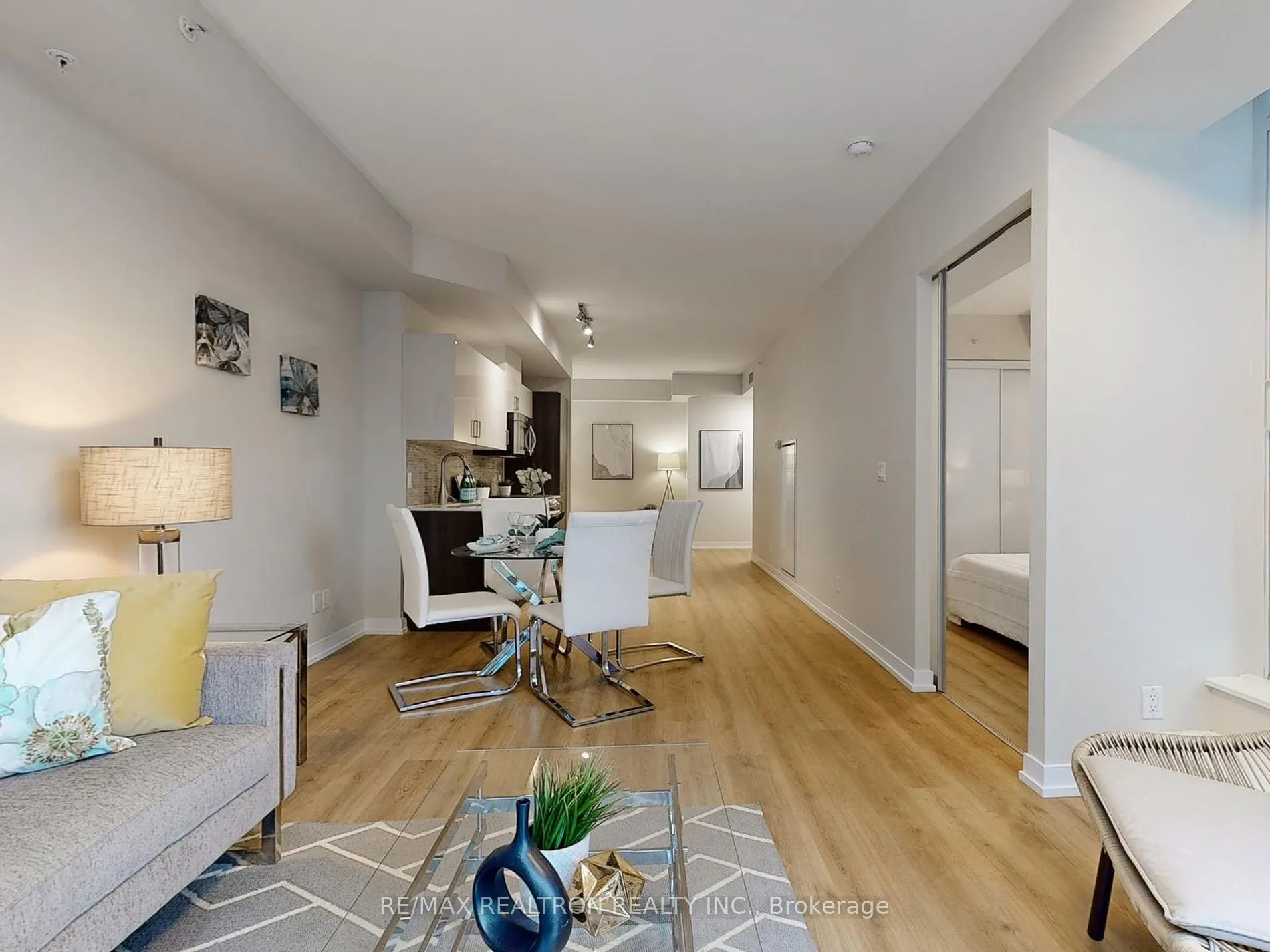 36 Howard Park Ave, #302