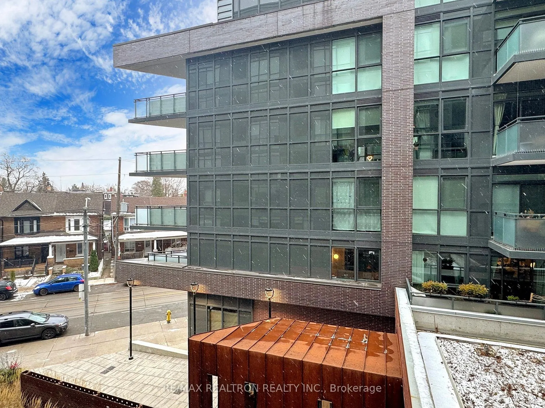 36 Howard Park Ave, #302