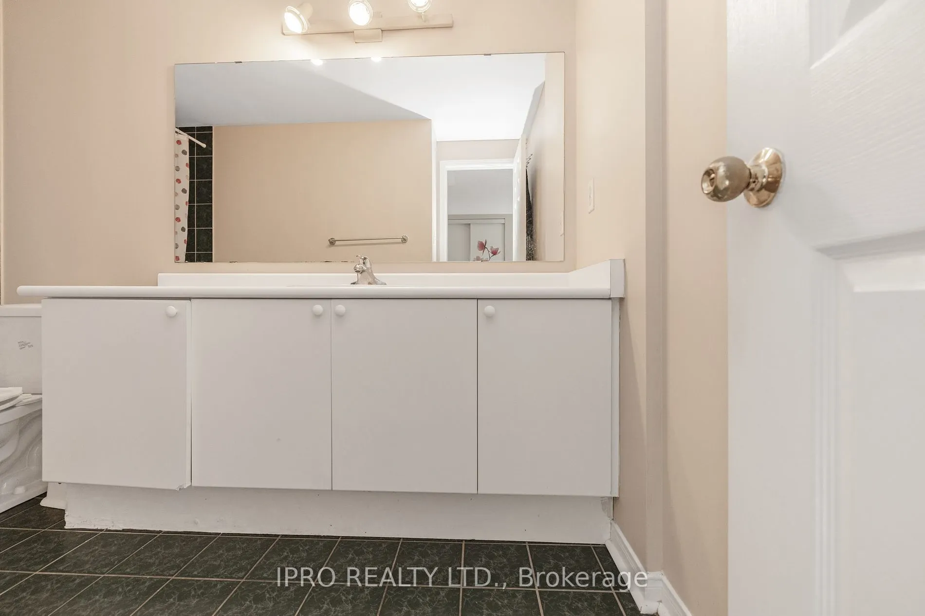 2555 Thomas St, #112