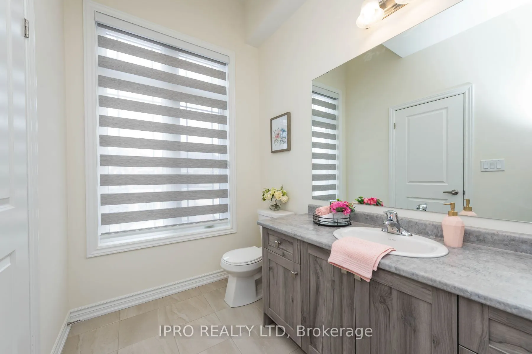 15 Eberly Woods Dr