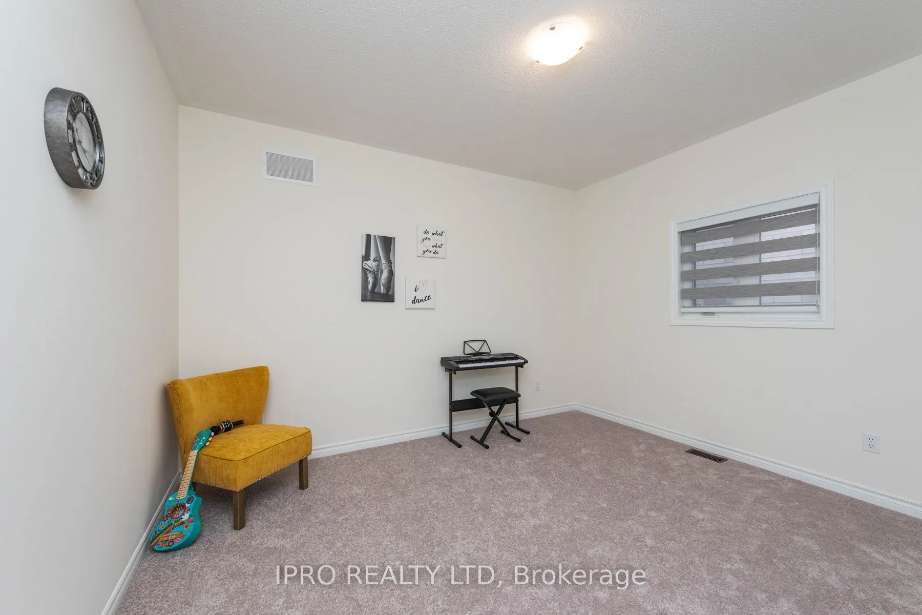 15 Eberly Woods Dr