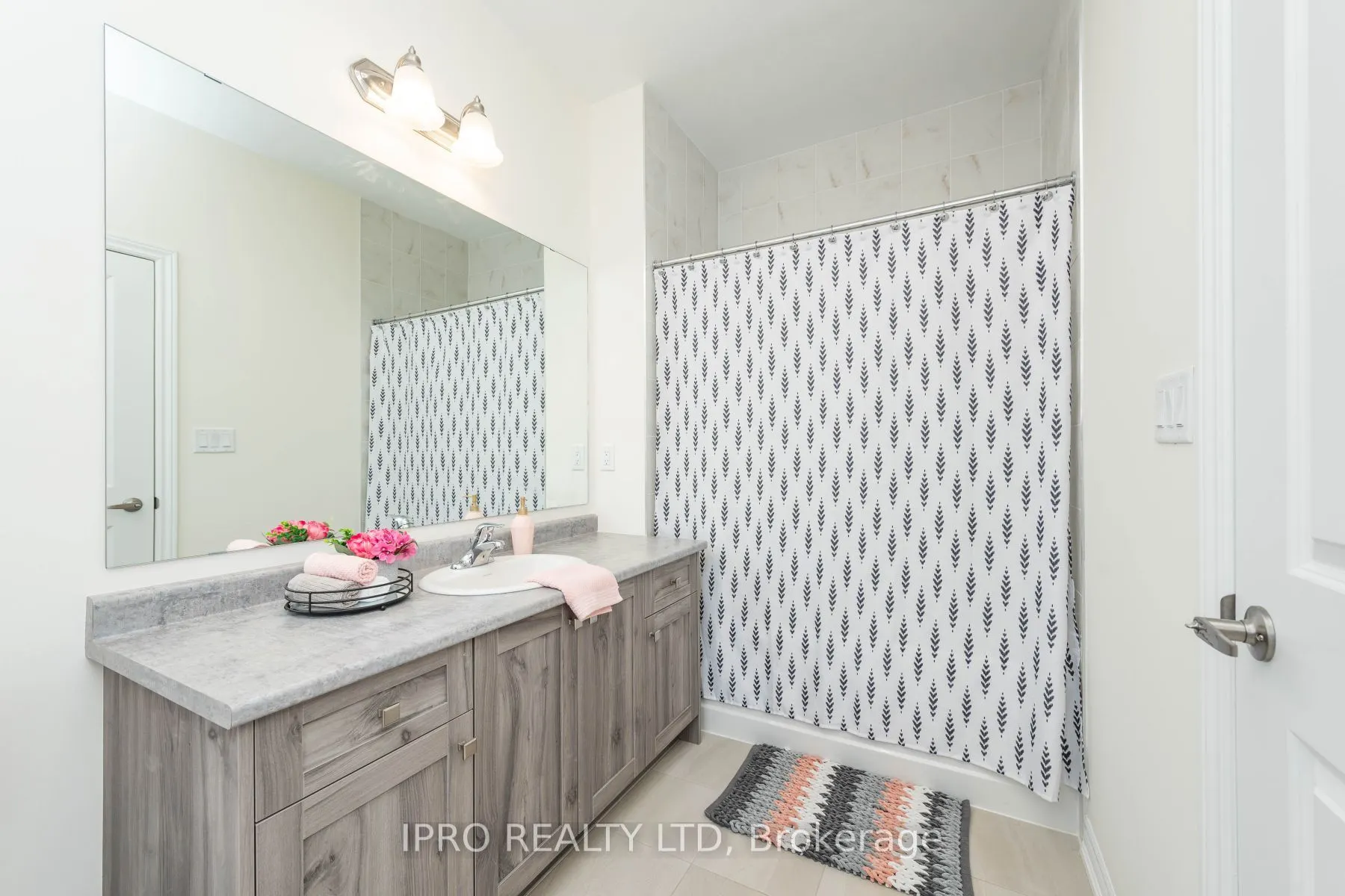 15 Eberly Woods Dr