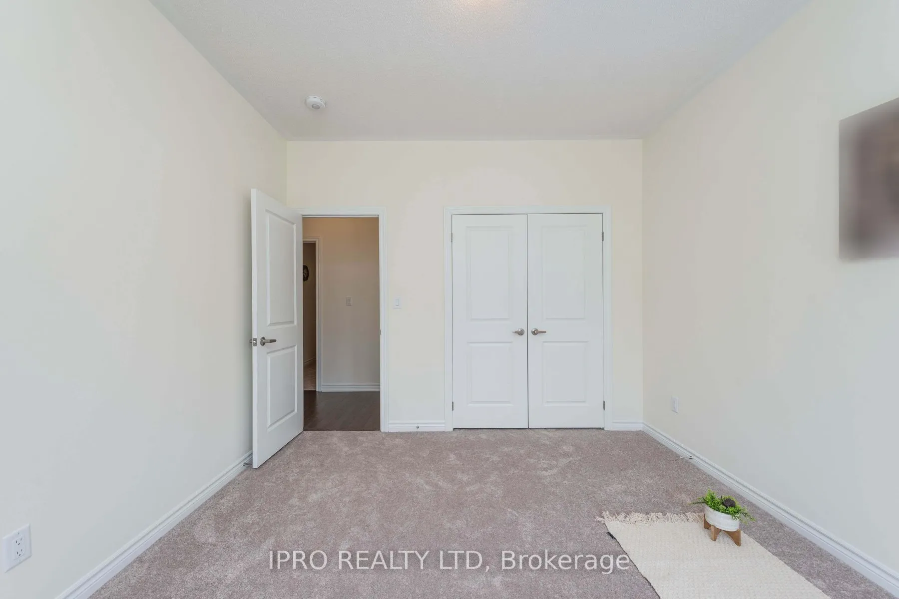 15 Eberly Woods Dr