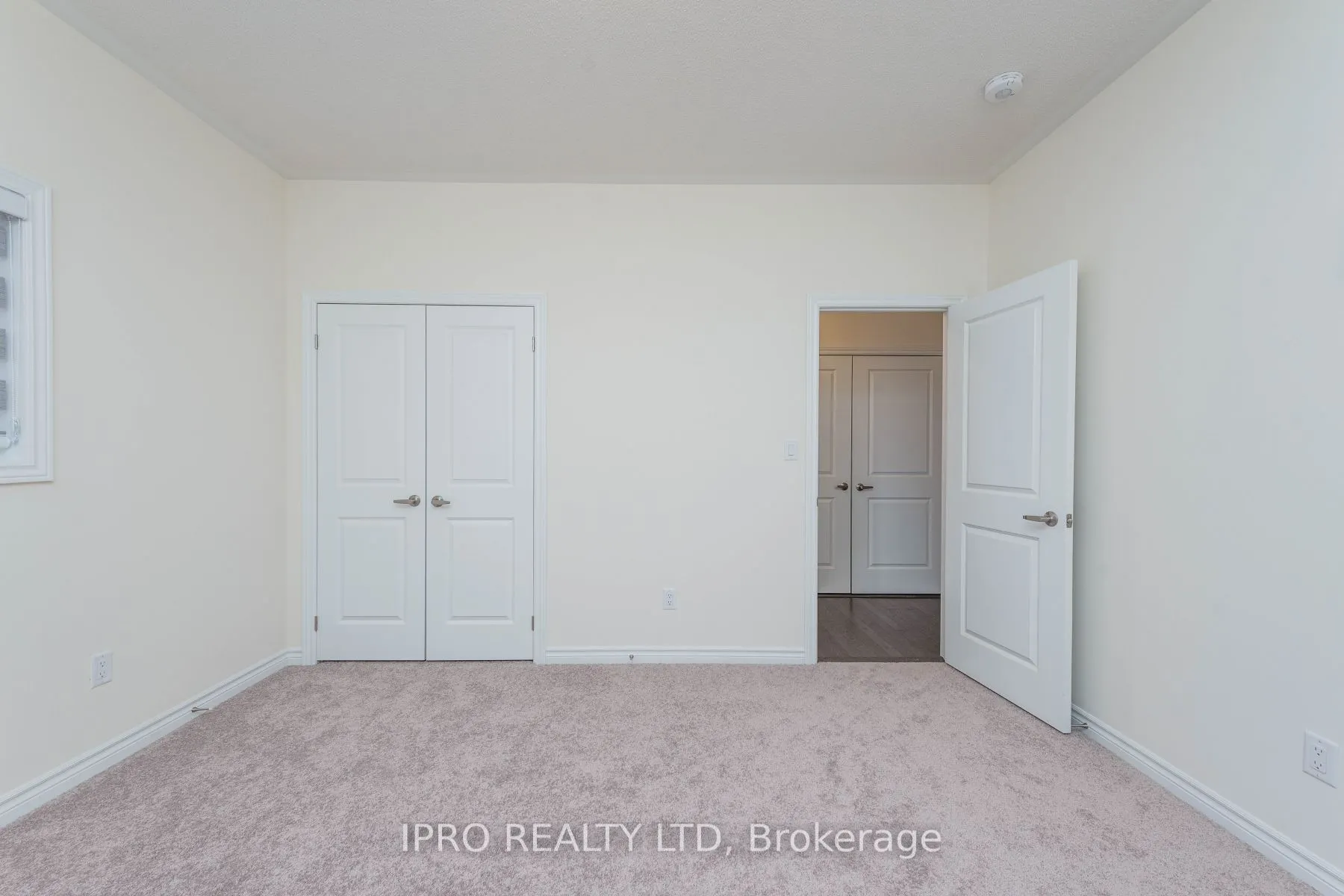 15 Eberly Woods Dr