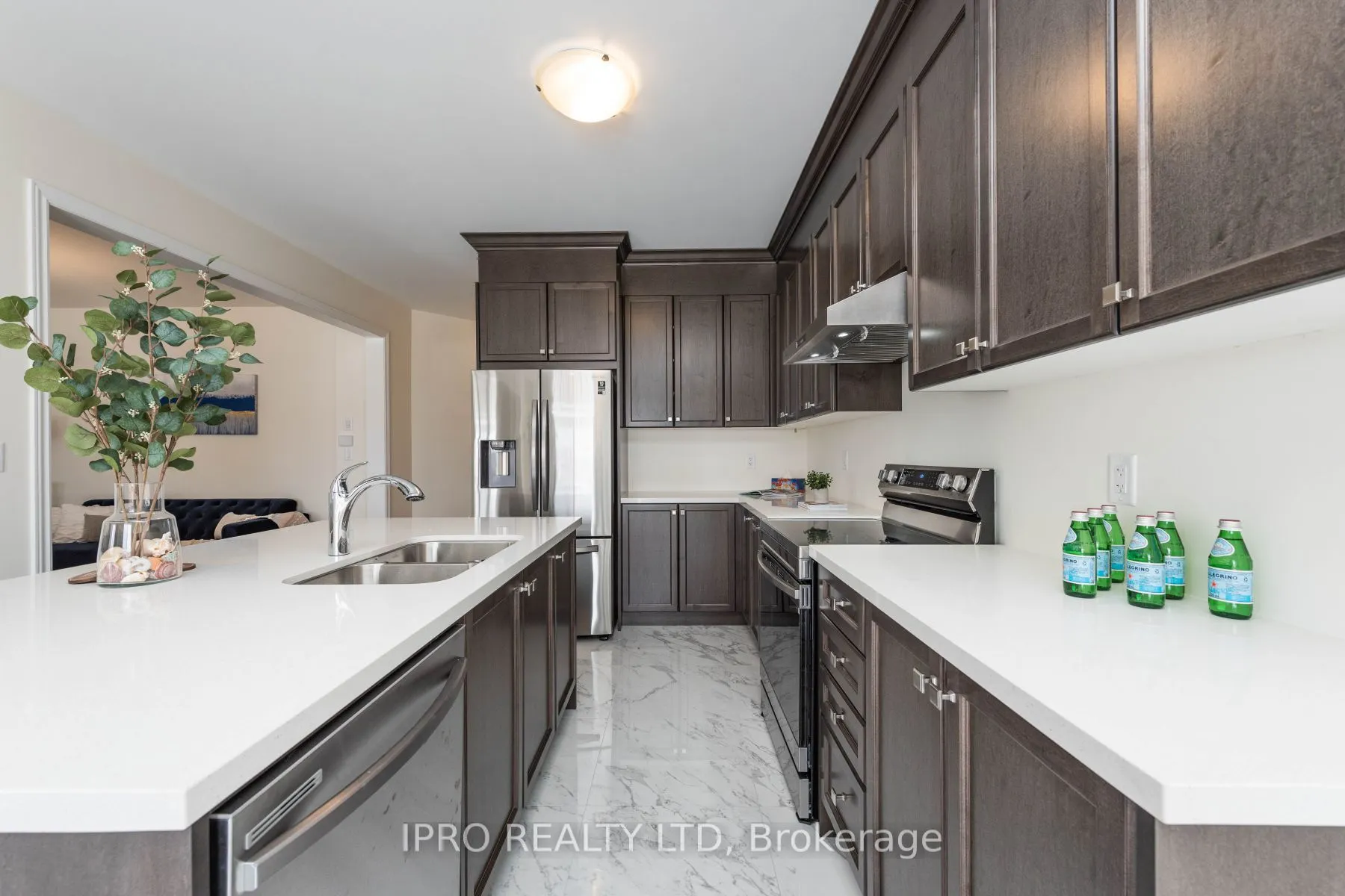 15 Eberly Woods Dr