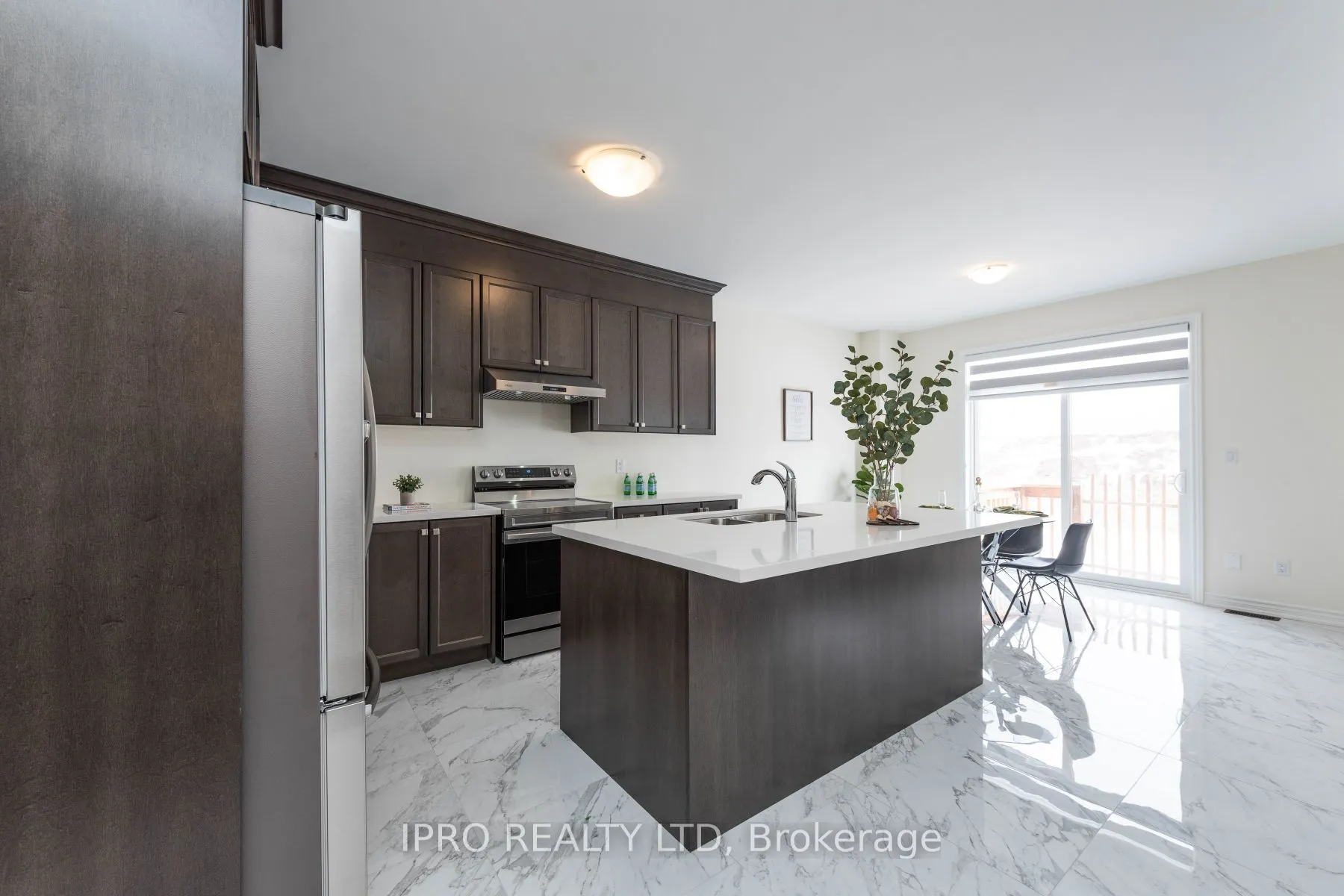 15 Eberly Woods Dr