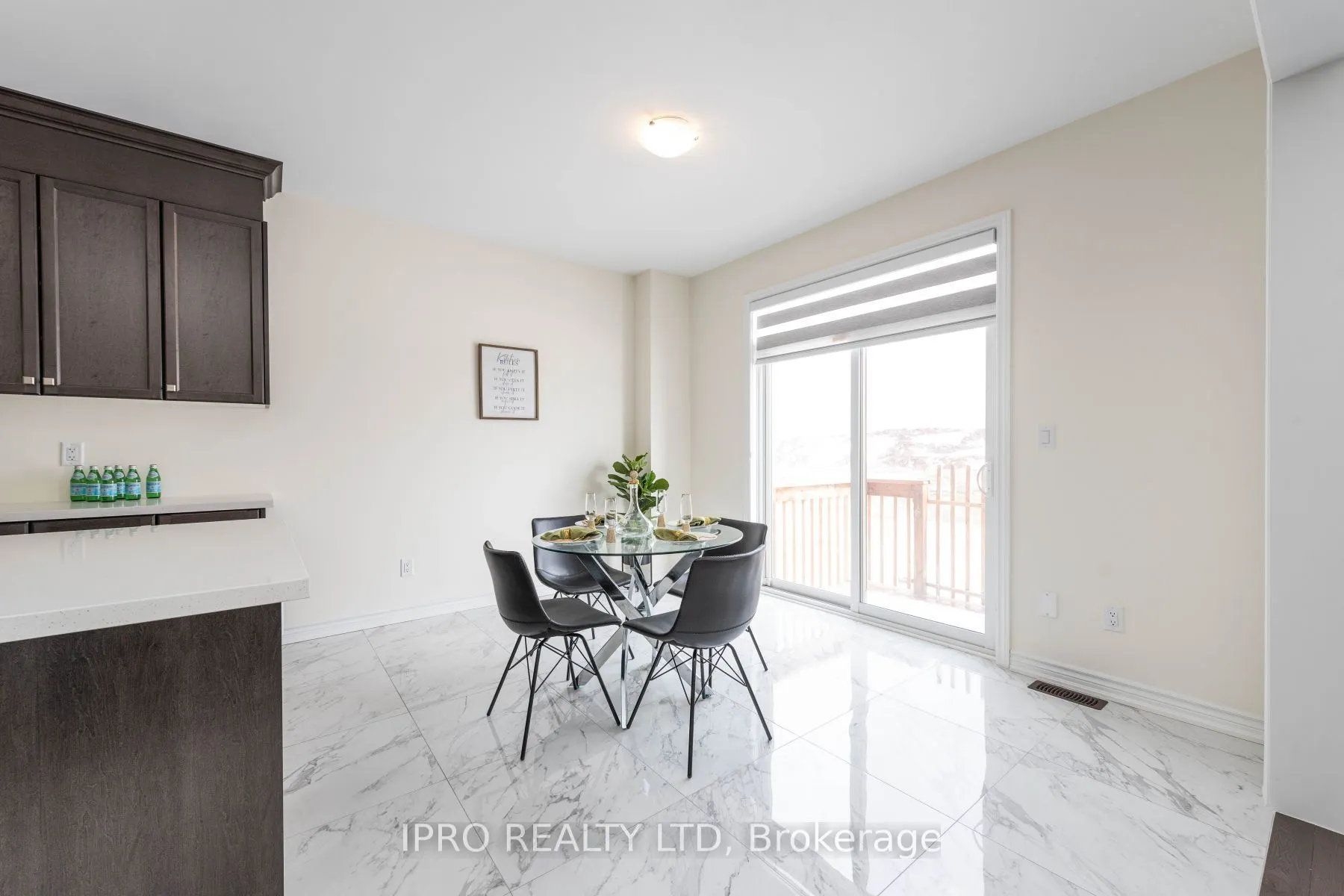 15 Eberly Woods Dr