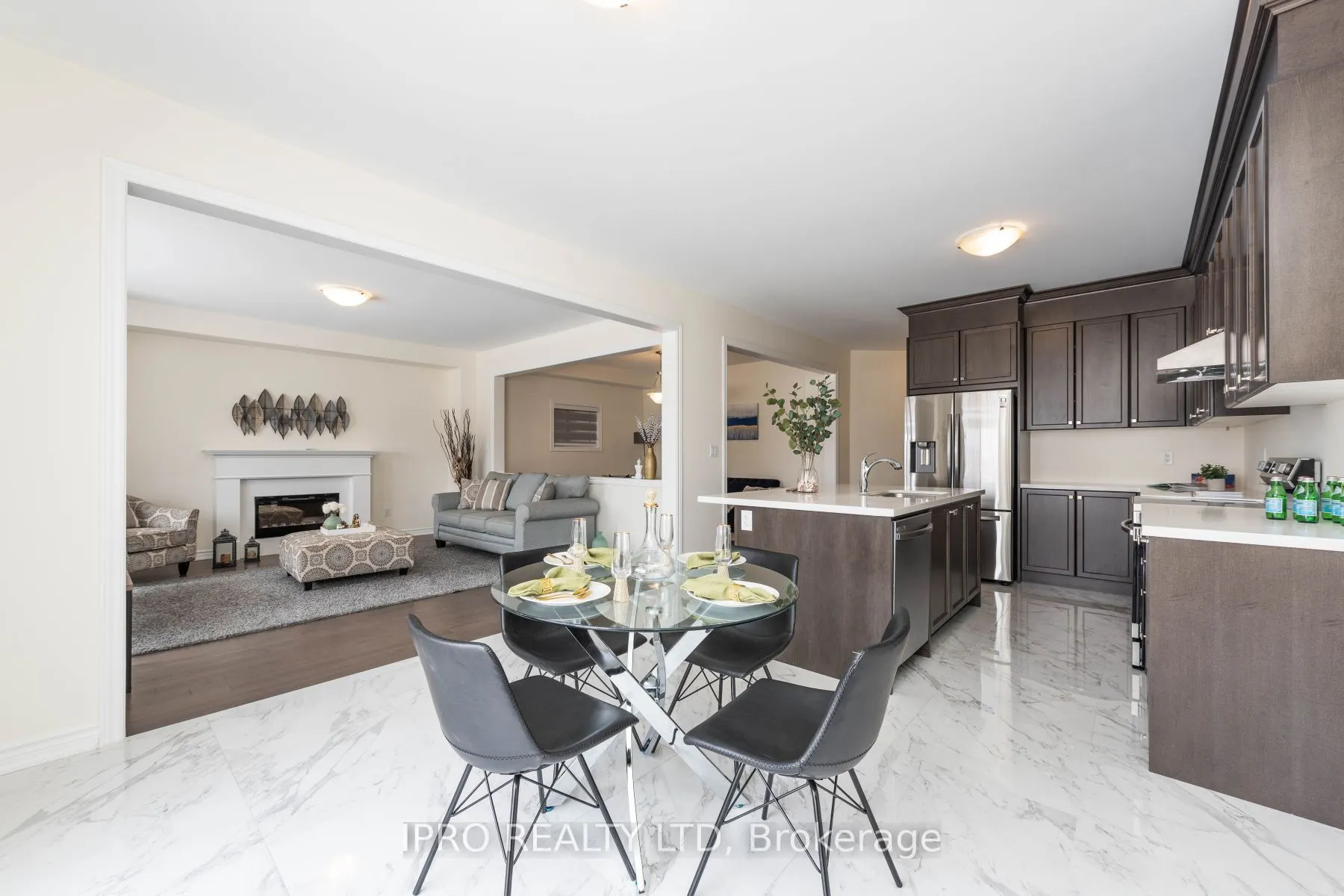 15 Eberly Woods Dr