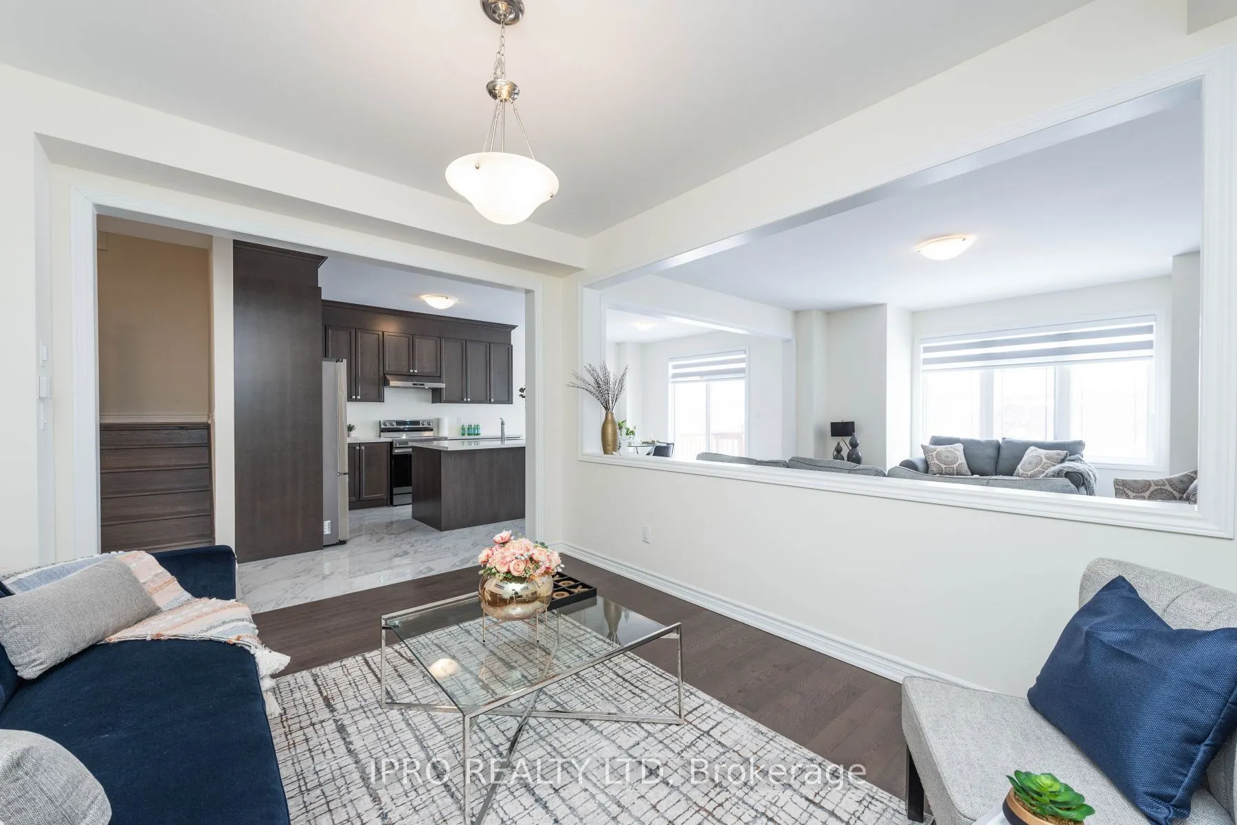 15 Eberly Woods Dr