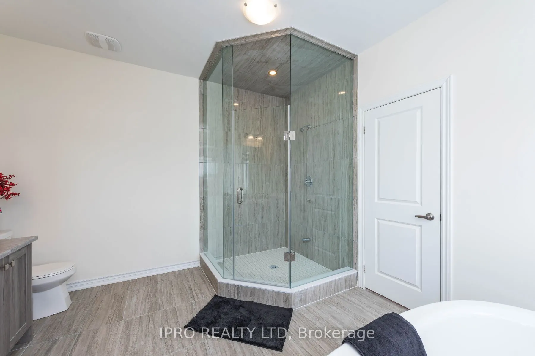 15 Eberly Woods Dr