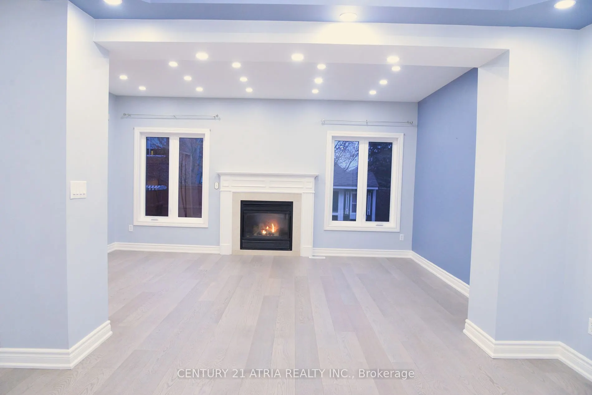 1093 Lamplight Way