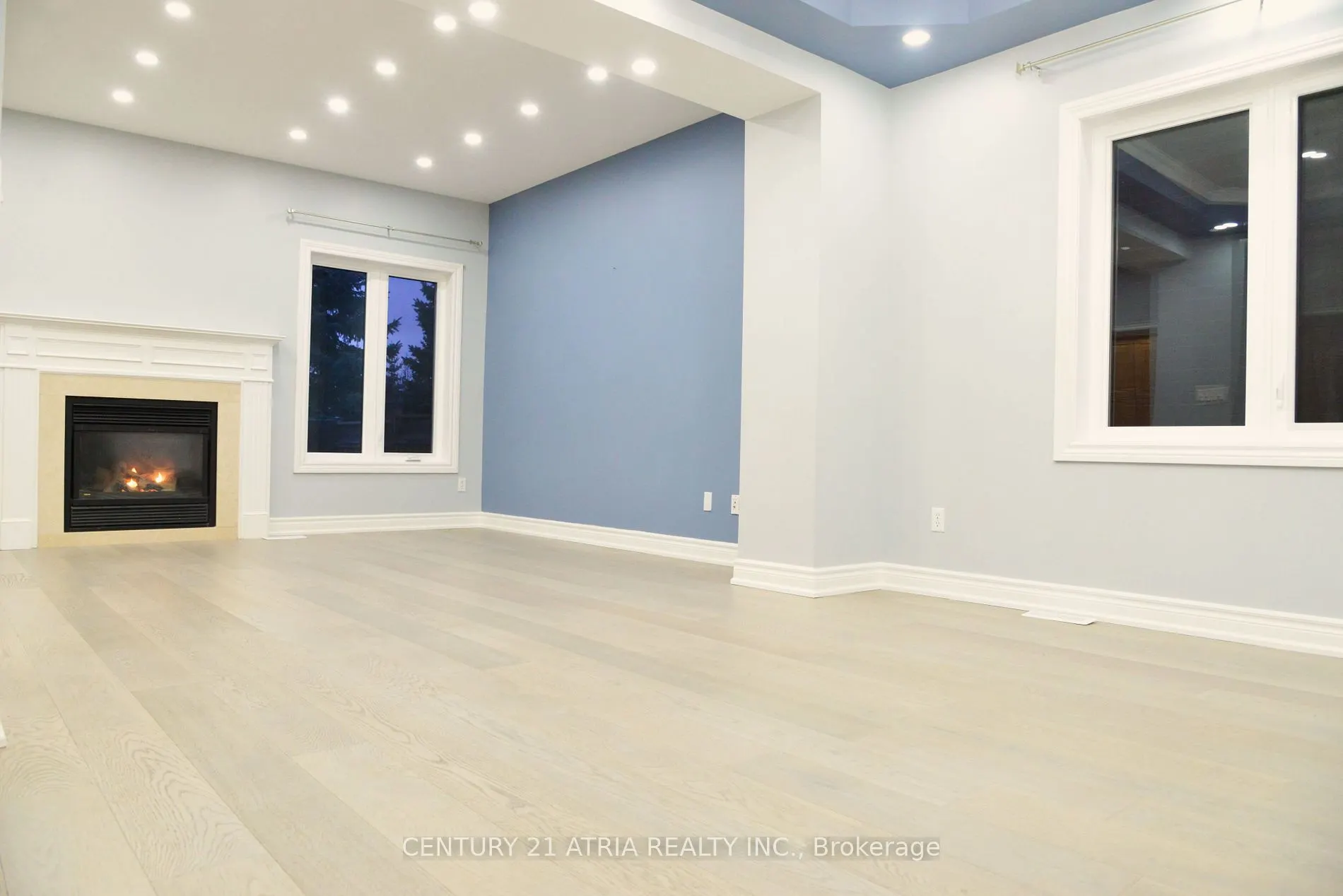 1093 Lamplight Way