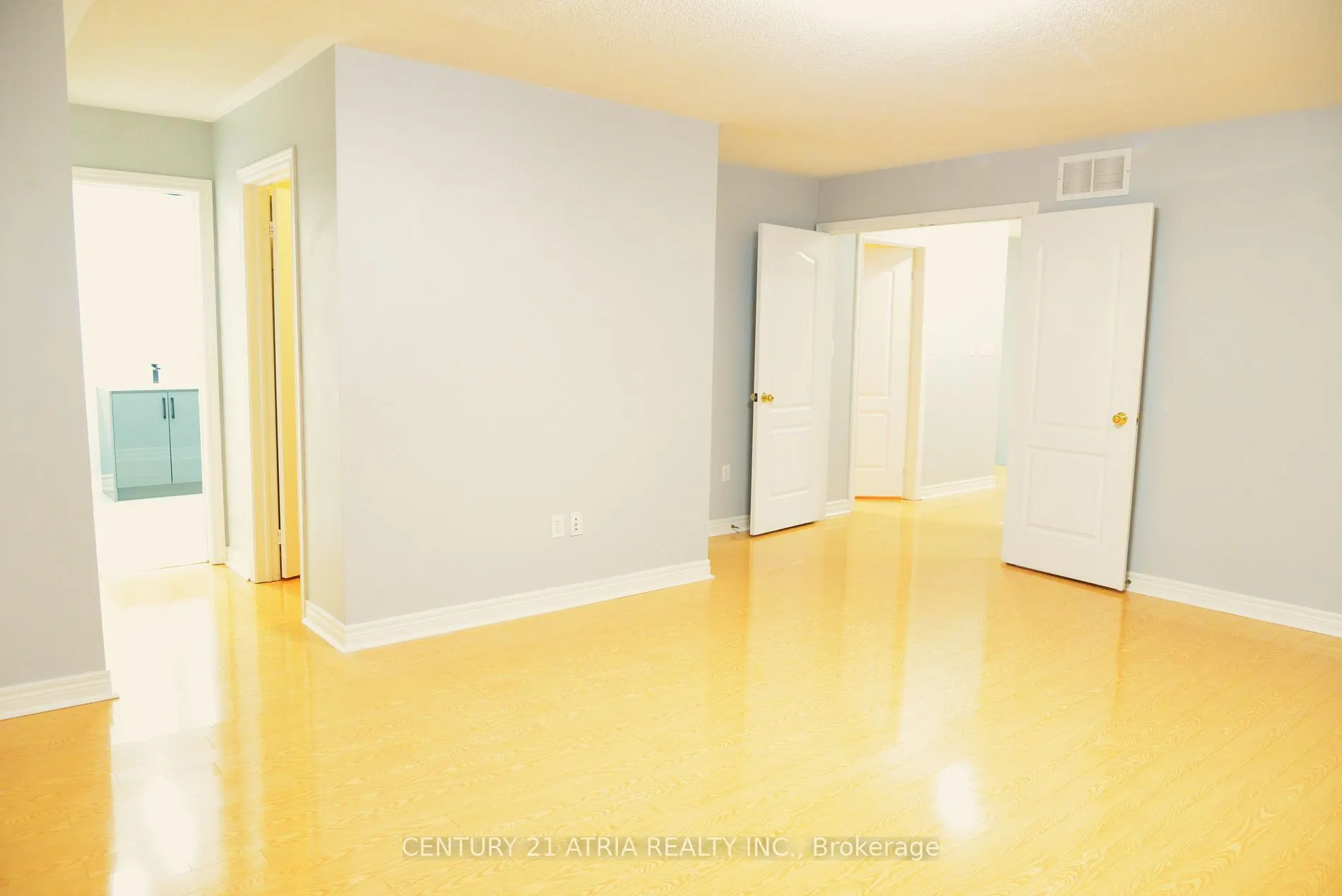 1093 Lamplight Way