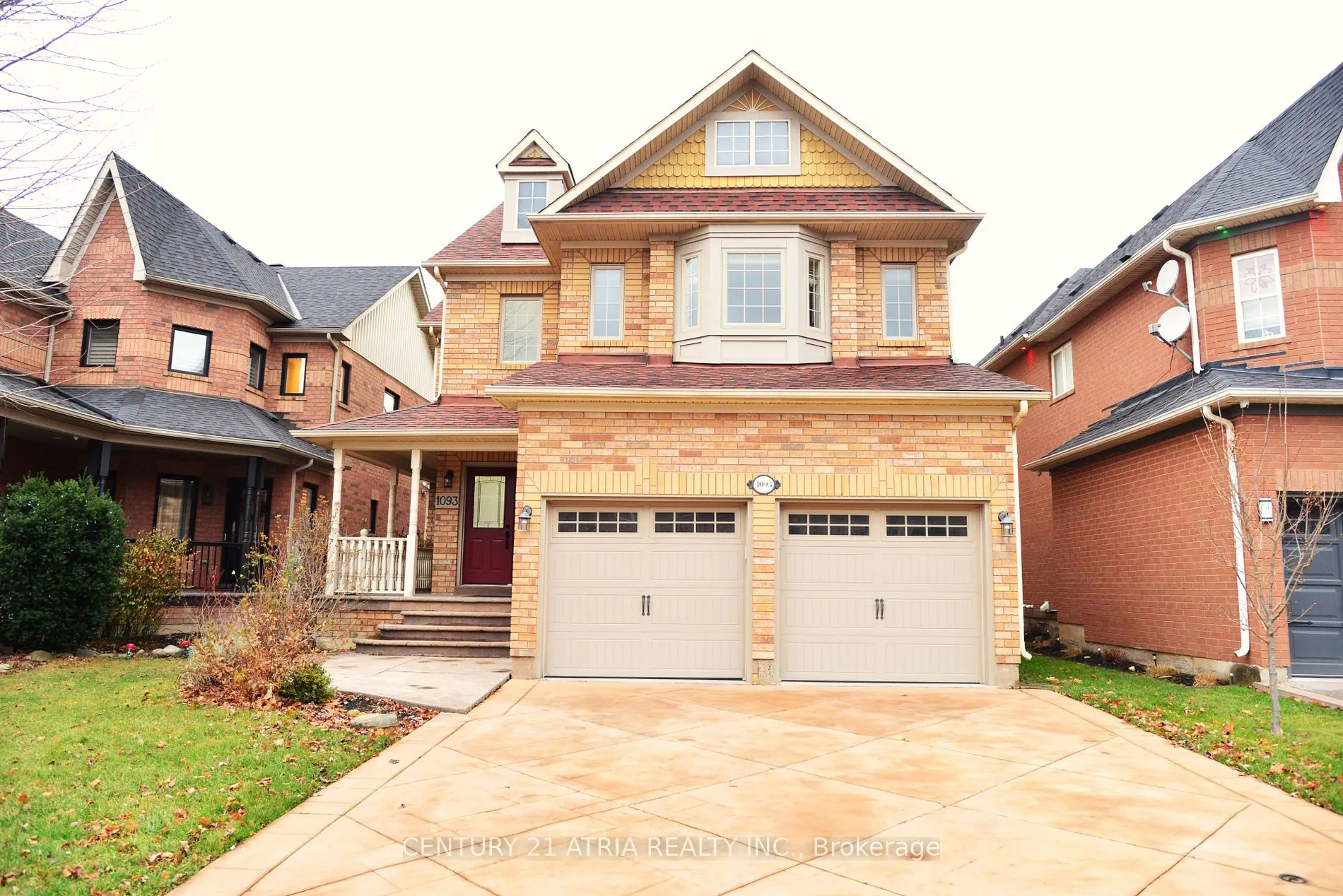 1093 Lamplight Way