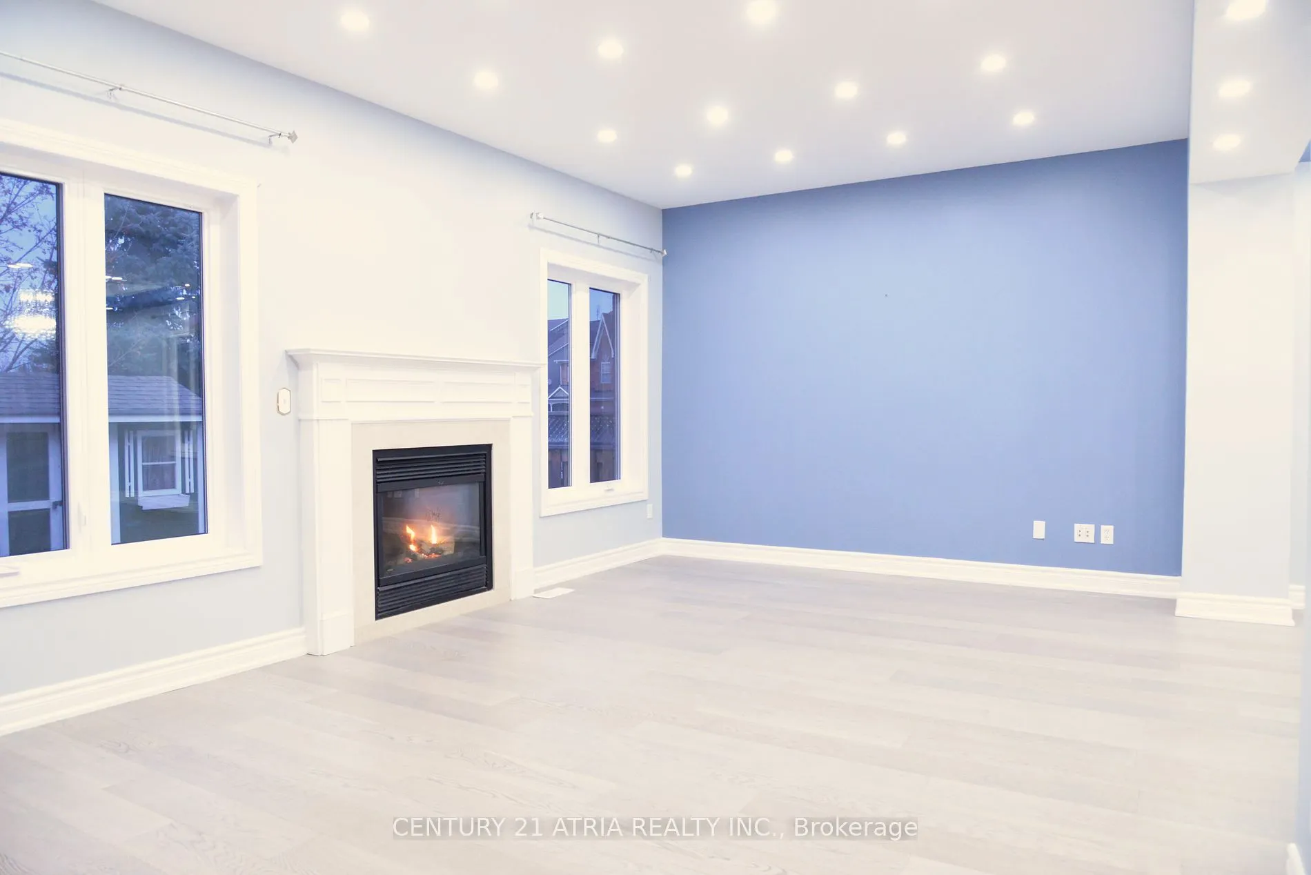 1093 Lamplight Way