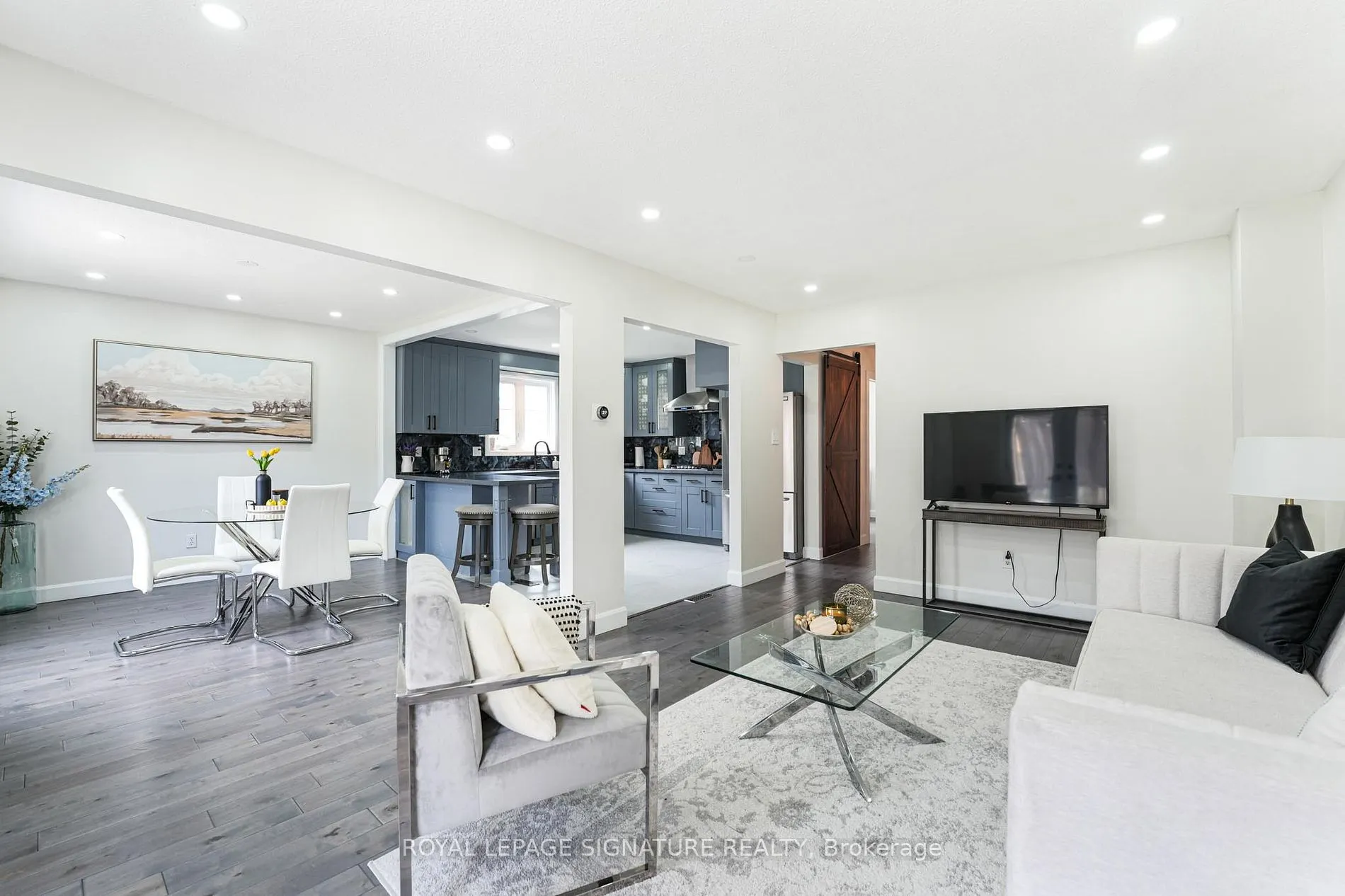 1521 Ealing Crt