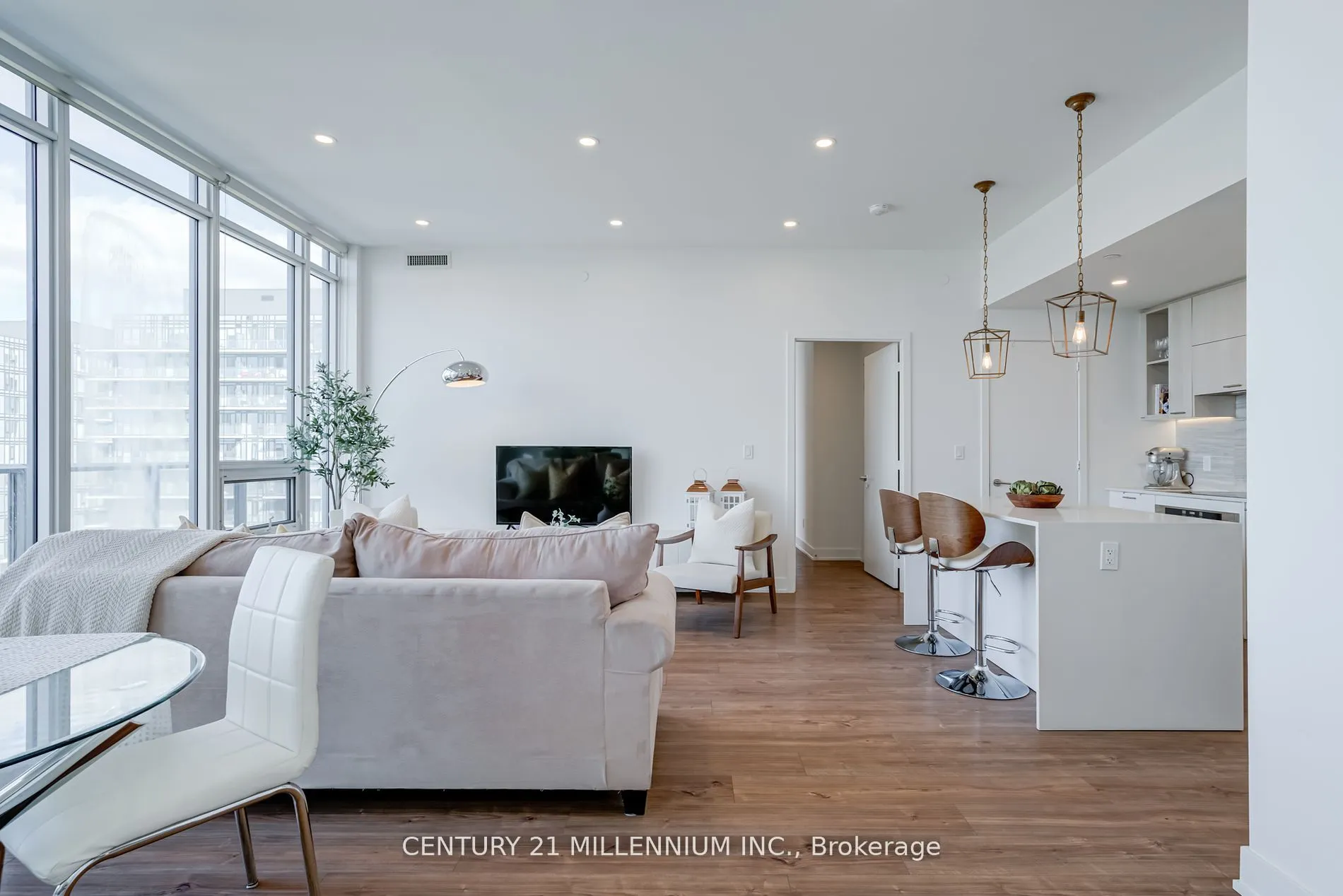 180 Veterans Dr, #801