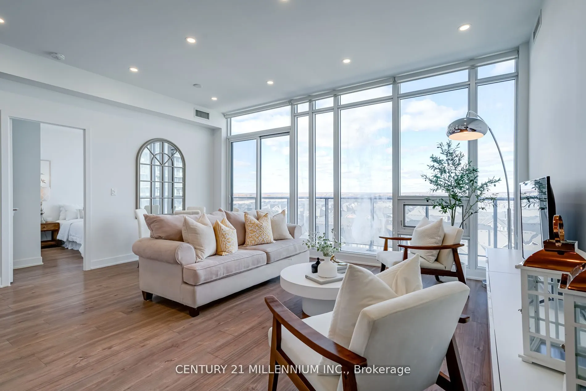 180 Veterans Dr, #801