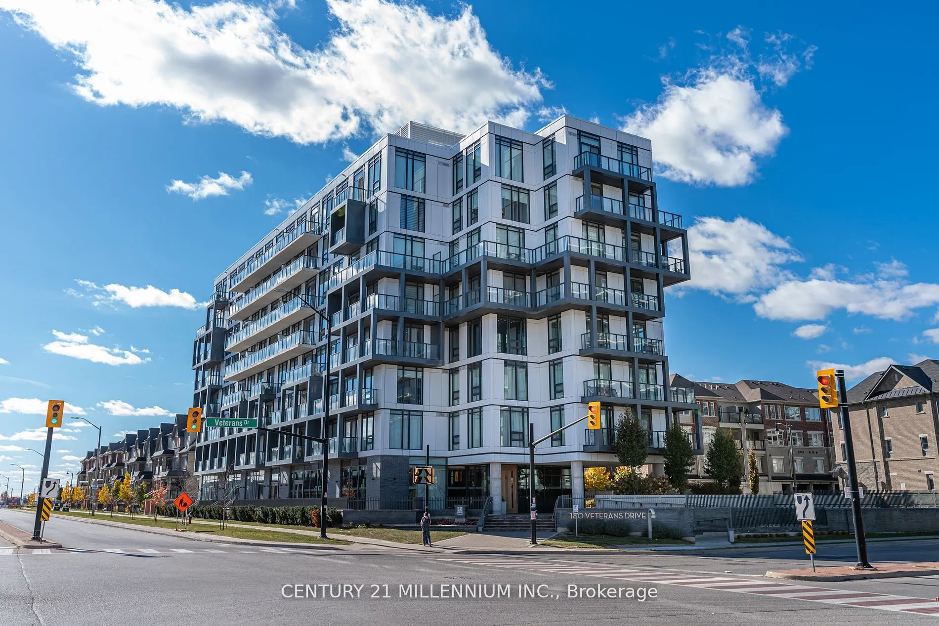 180 Veterans Dr, #801