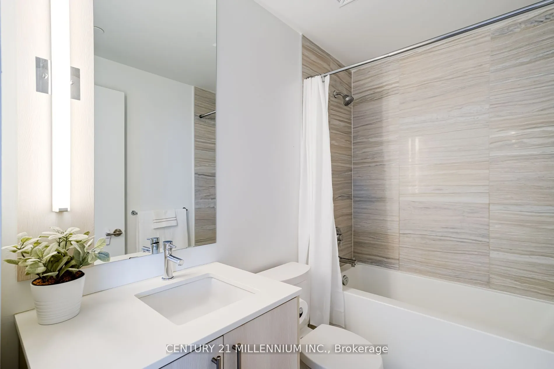 180 Veterans Dr, #801