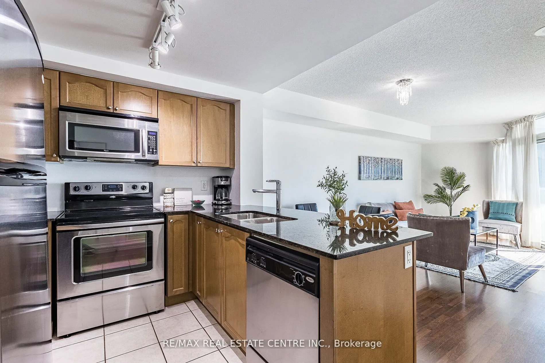 9 George St, #907