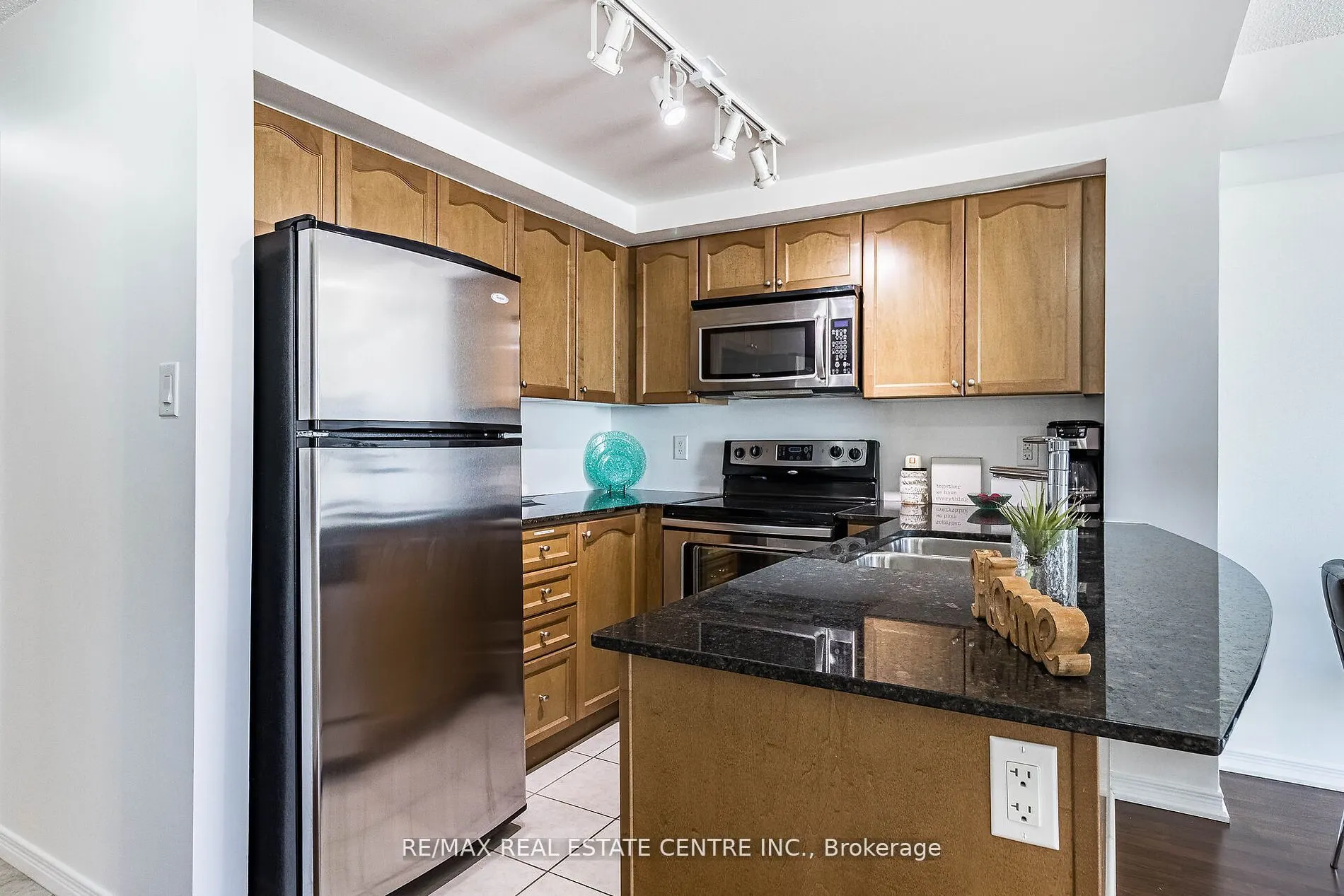 9 George St, #907