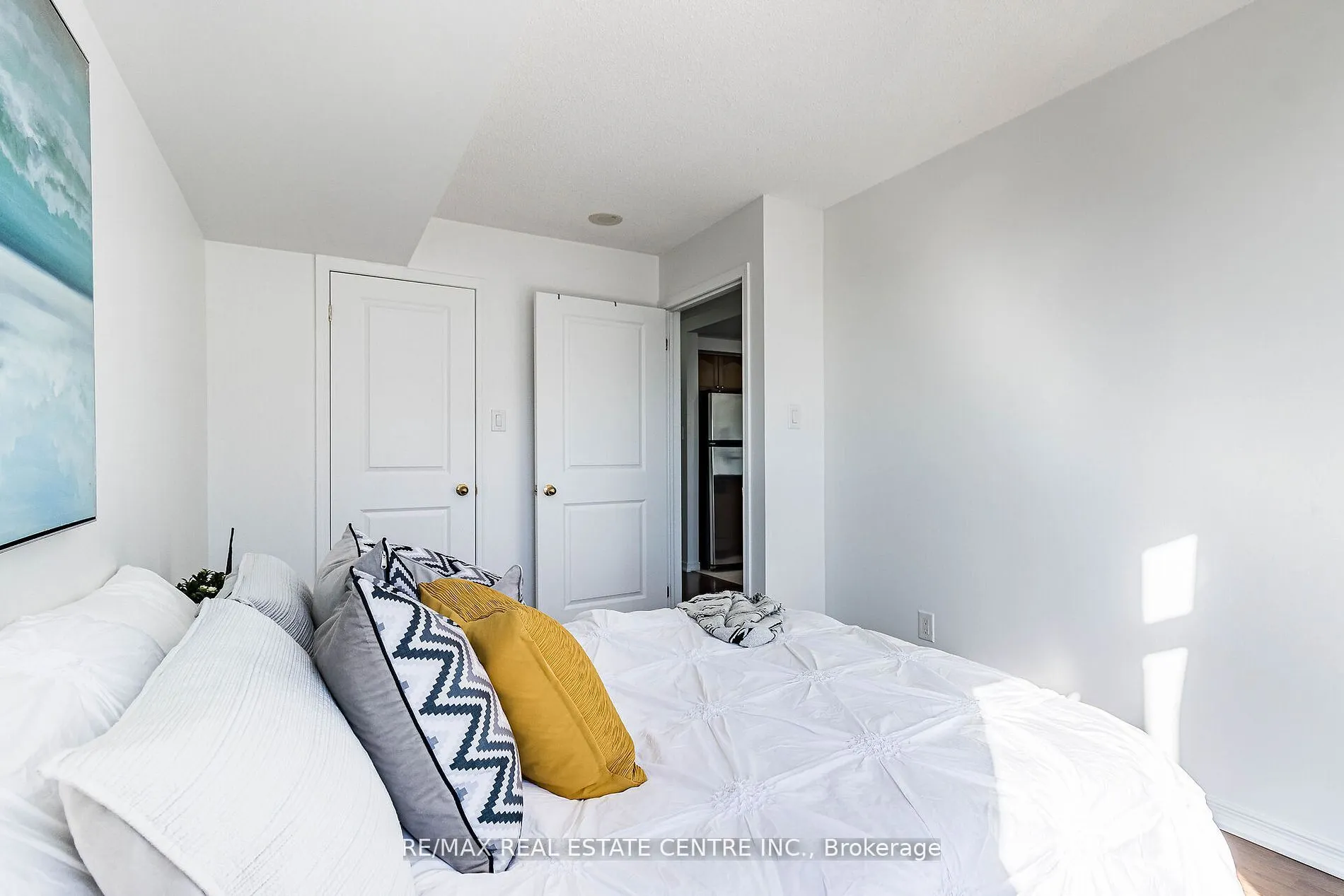 9 George St, #907
