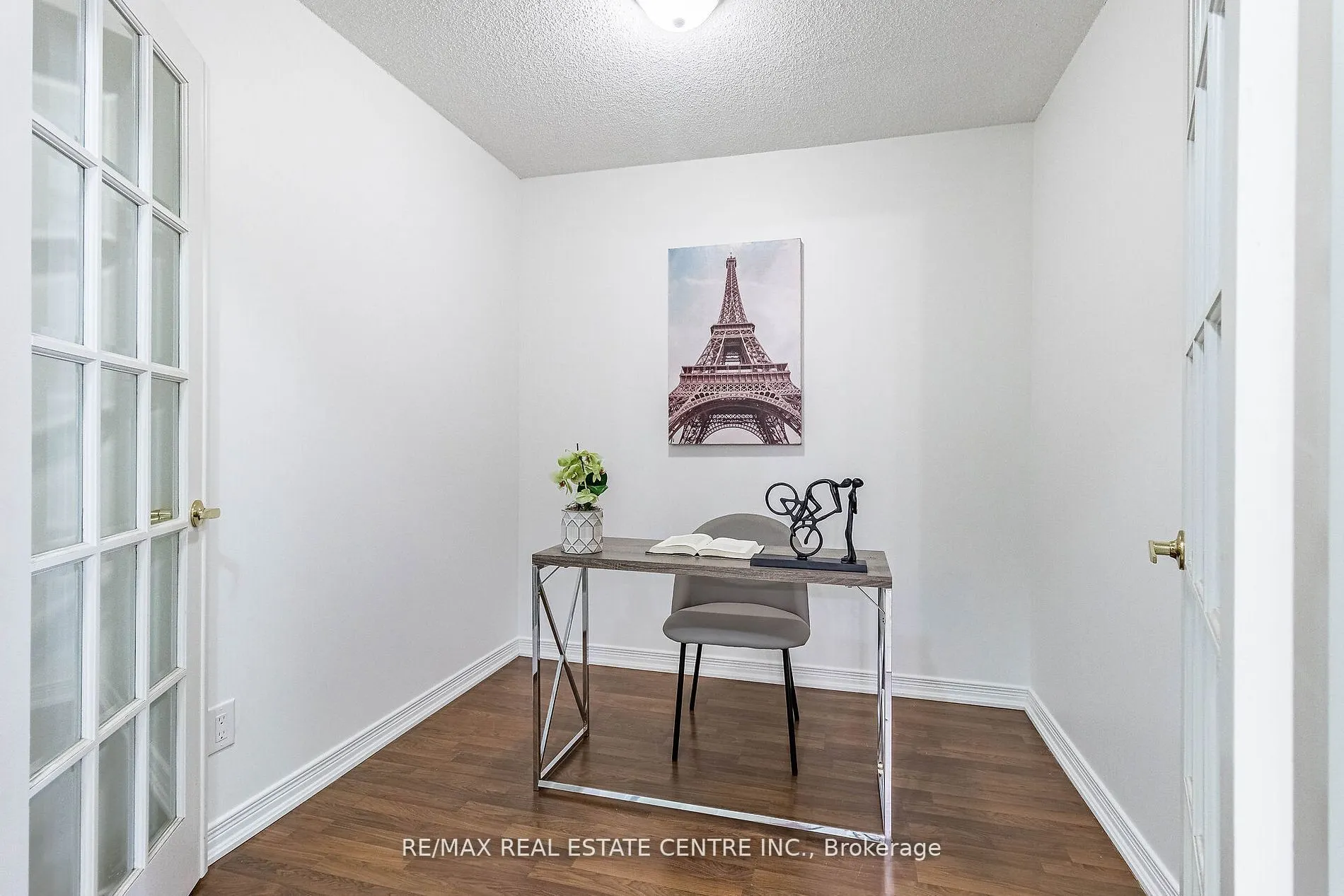 9 George St, #907