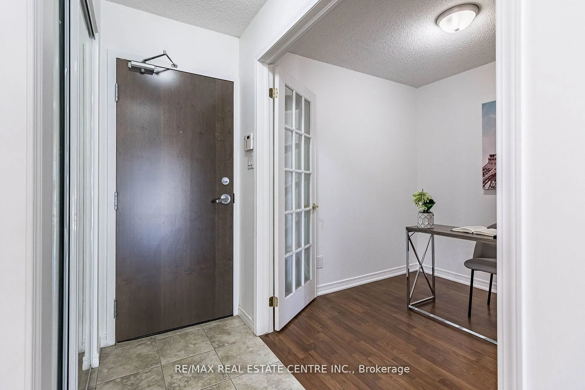 9 George St, #907