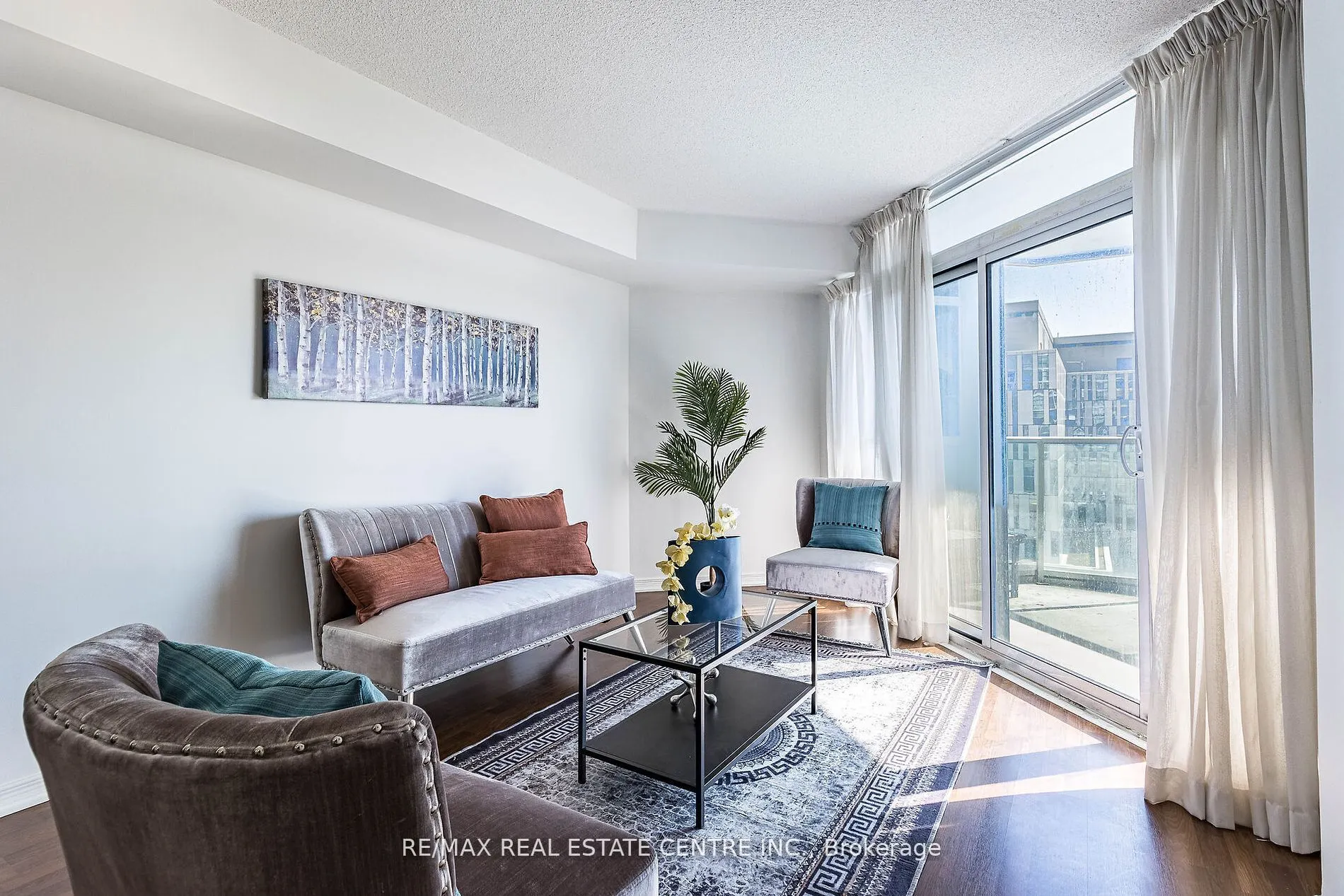 9 George St, #907