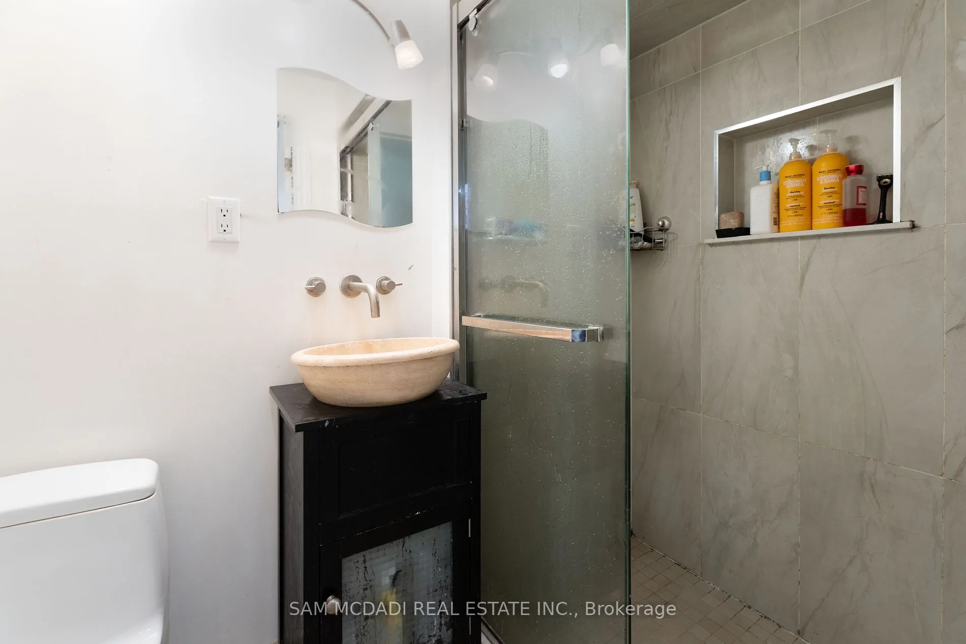 4484 Jenkins Cres