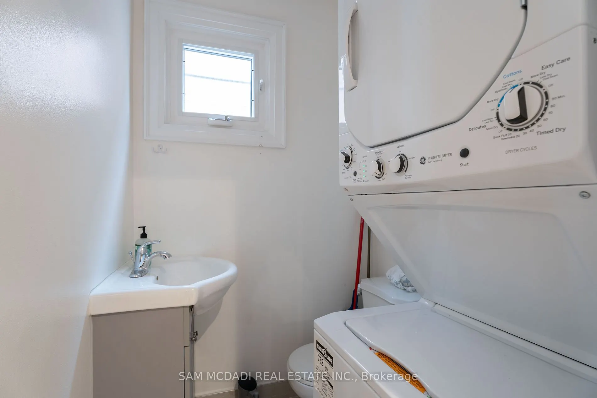 4484 Jenkins Cres