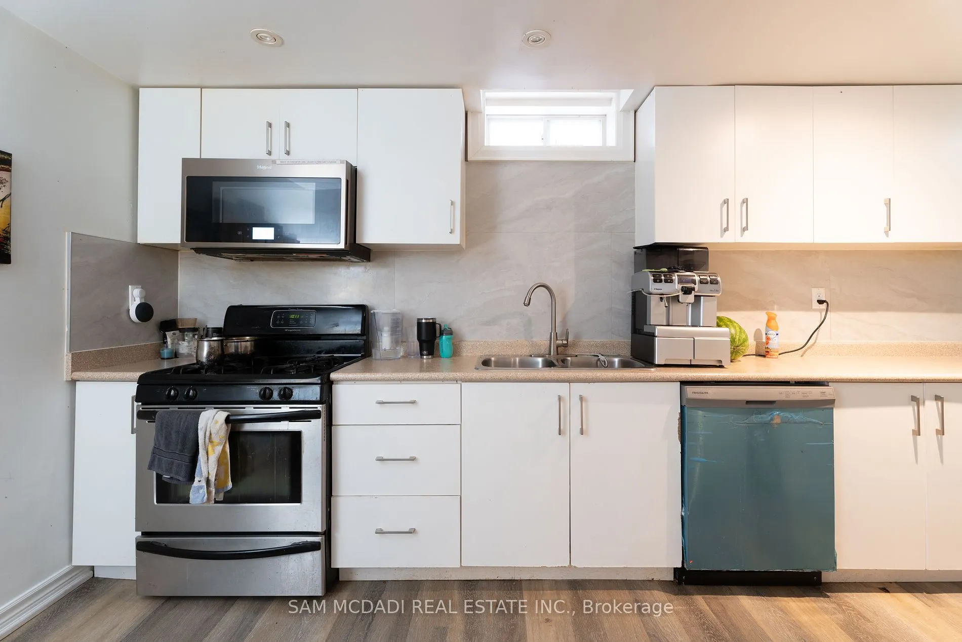 4484 Jenkins Cres