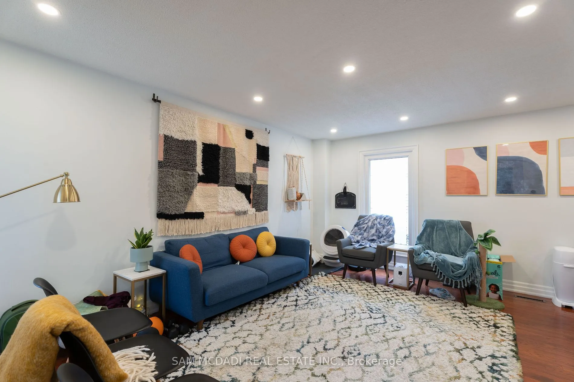 4484 Jenkins Cres