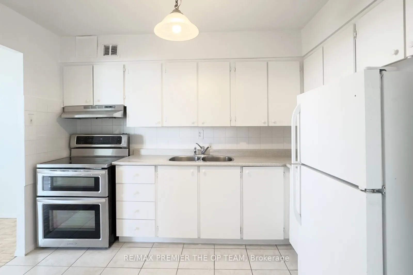 3533 Derry Rd E, #607