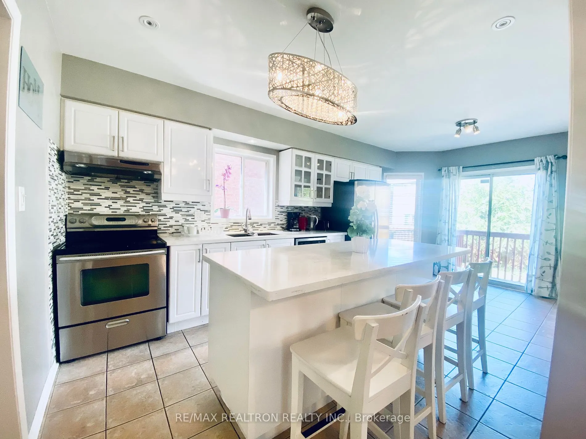 881 Escobar Cres