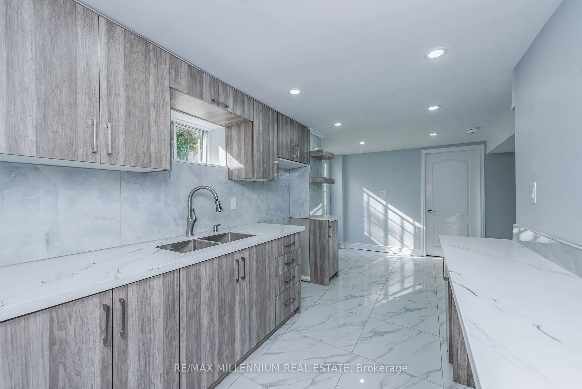 76 Raylawn Cres