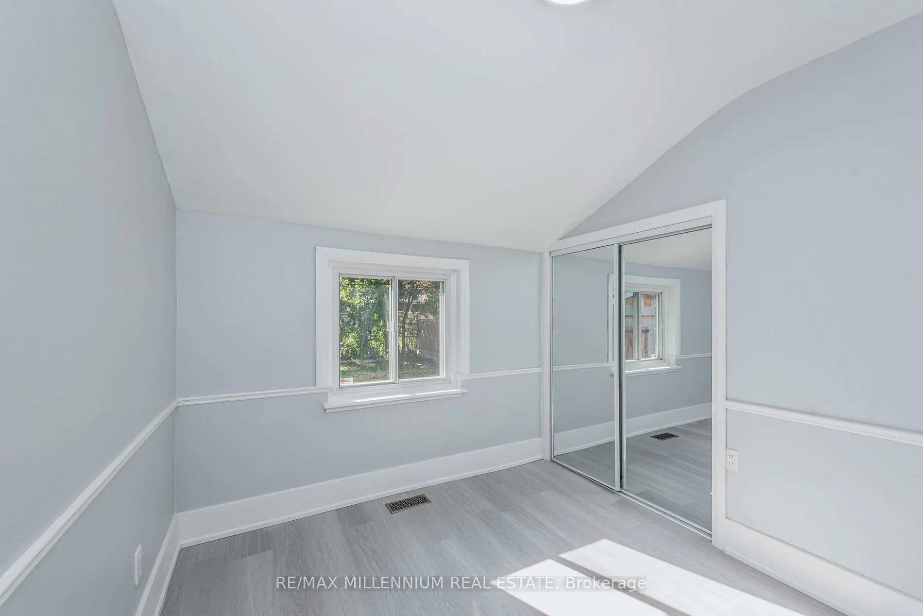 76 Raylawn Cres
