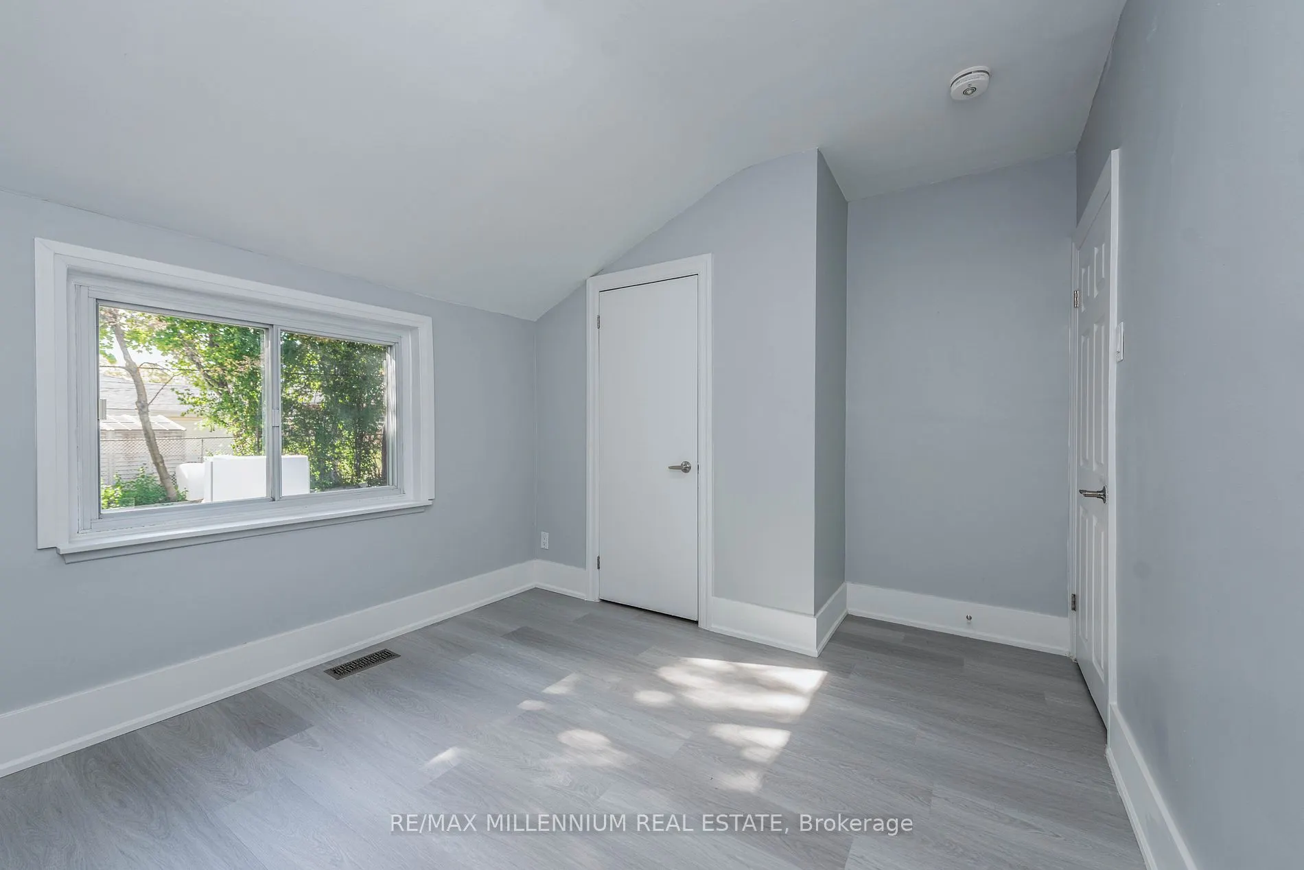 76 Raylawn Cres