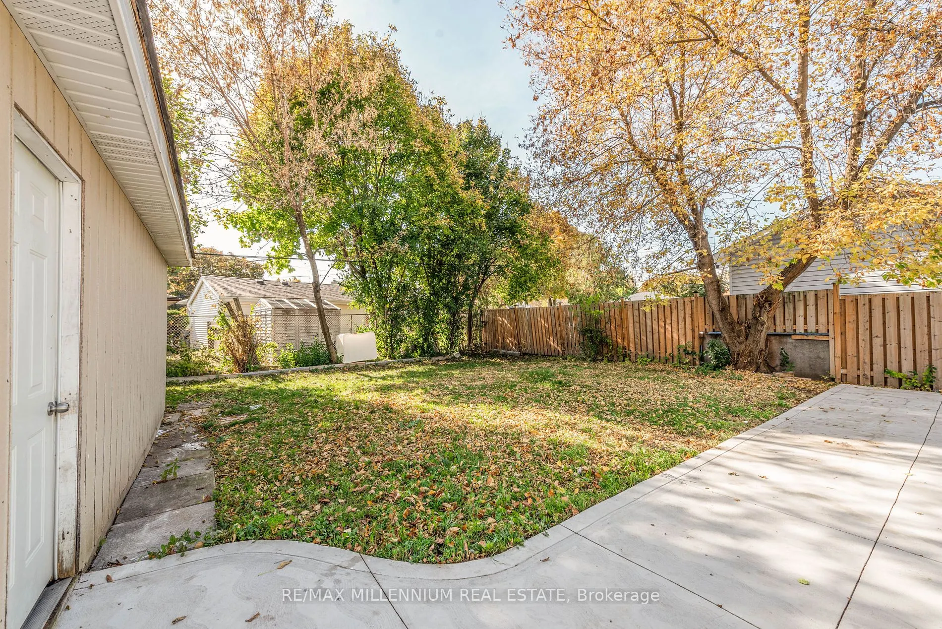 76 Raylawn Cres