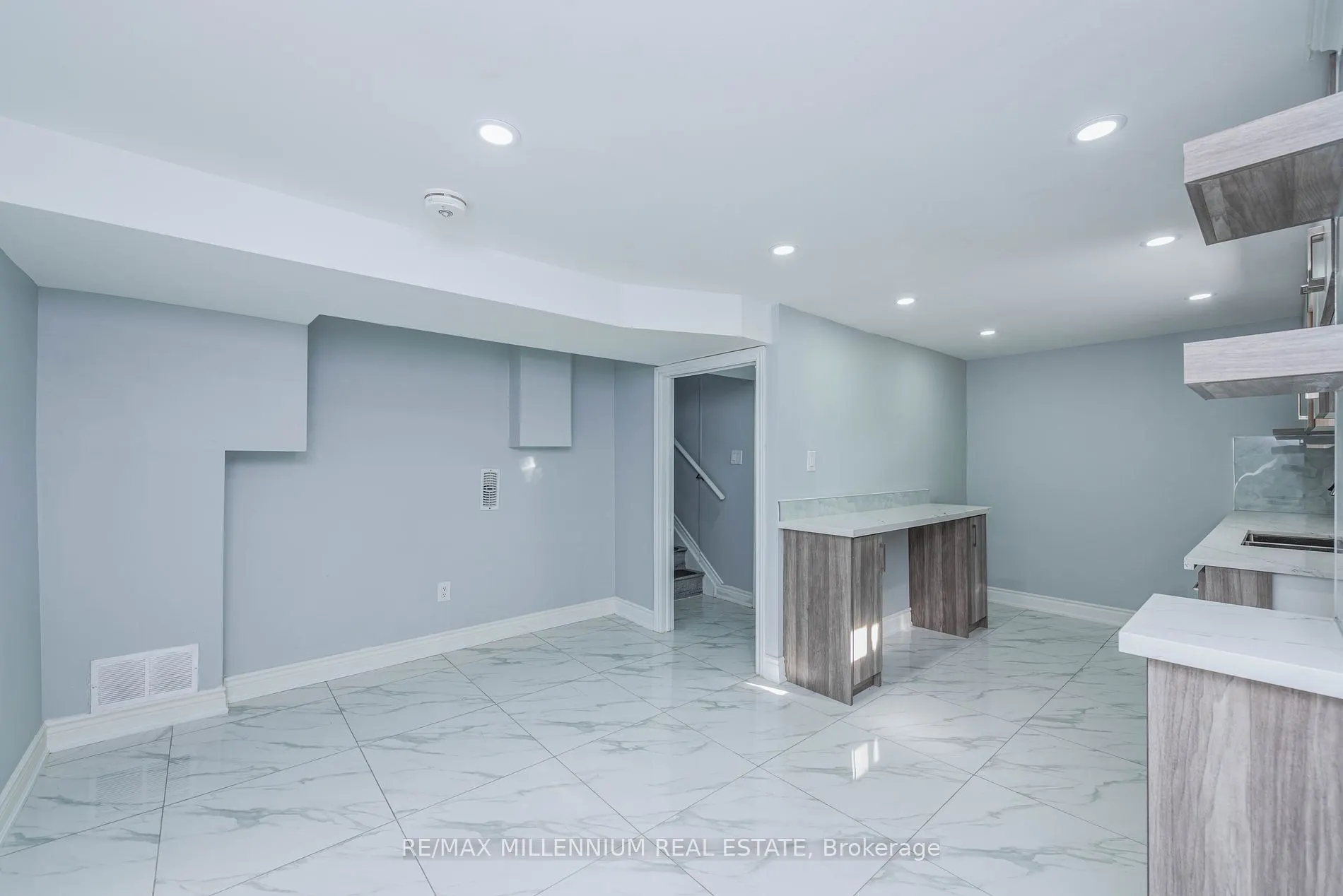 76 Raylawn Cres