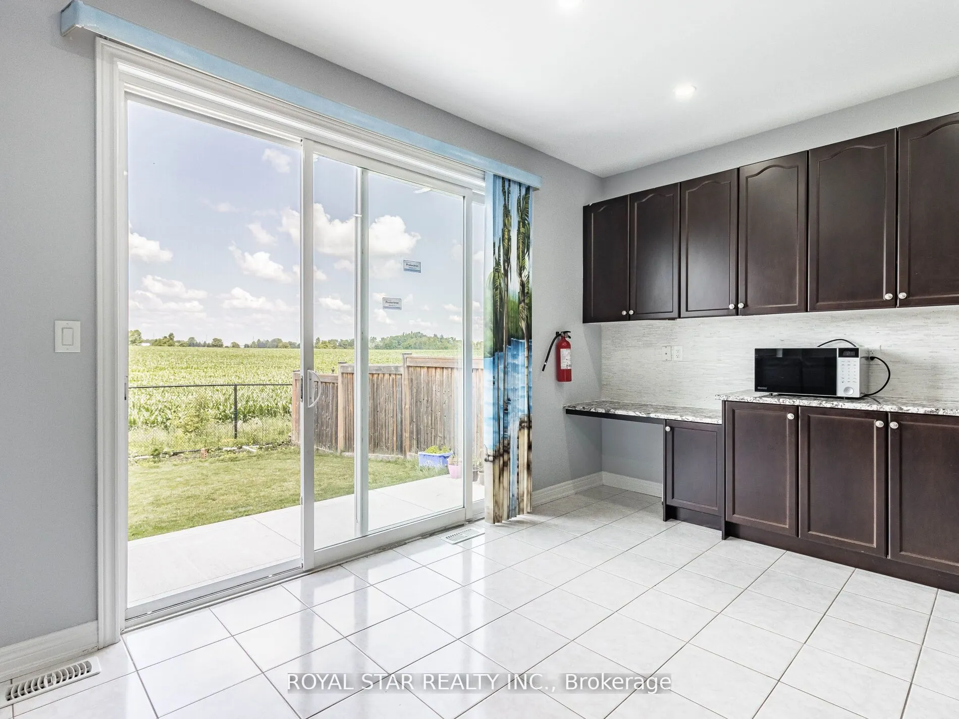 24 Bonnieglen Farm Blvd