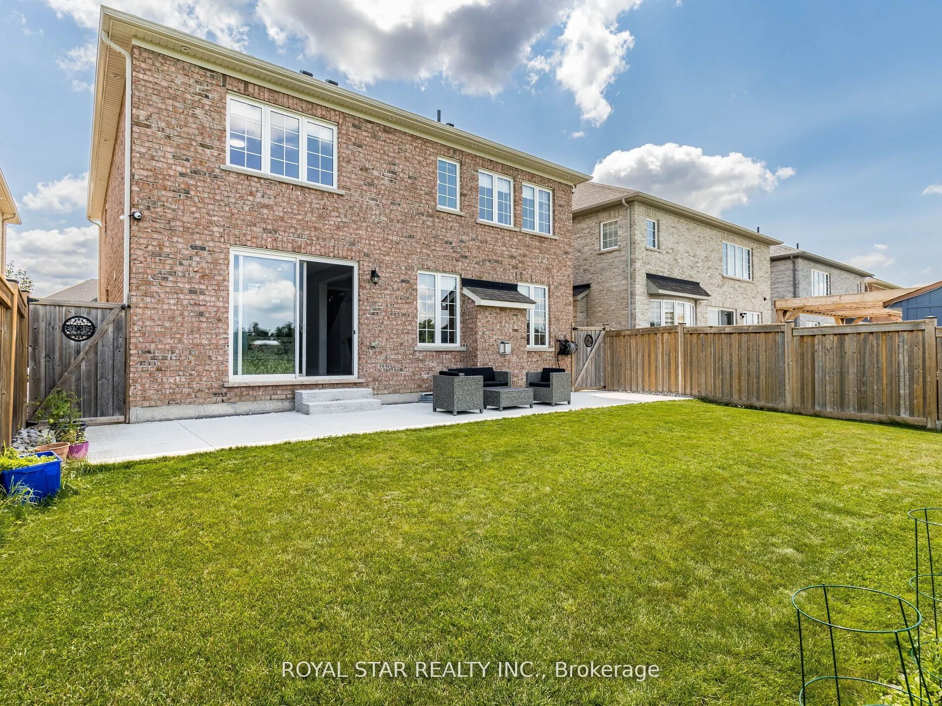 24 Bonnieglen Farm Blvd