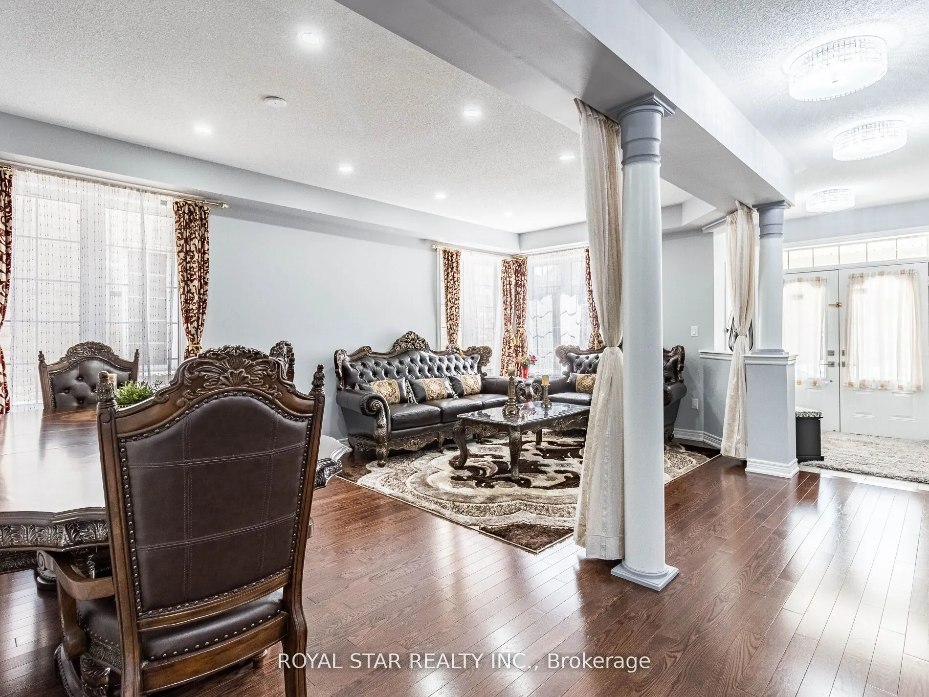 24 Bonnieglen Farm Blvd