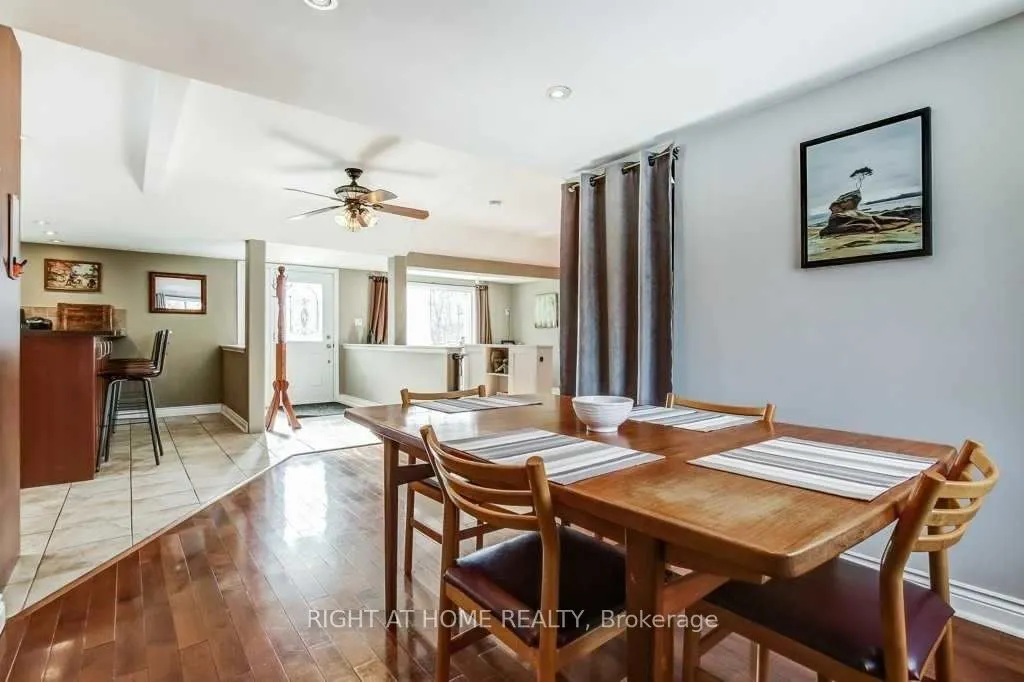 1364 Queen St W