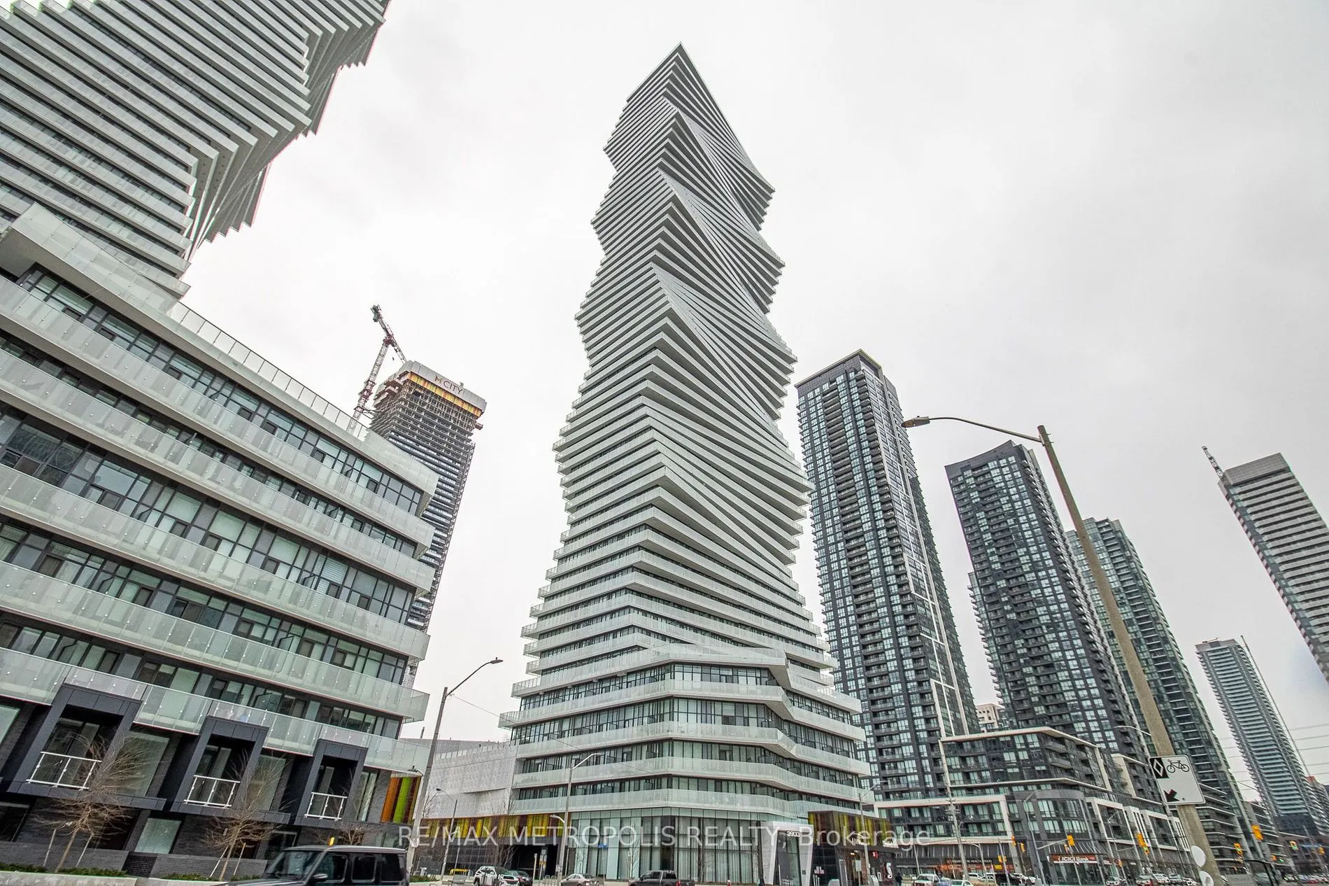 3900 Confederation Pkwy, #216