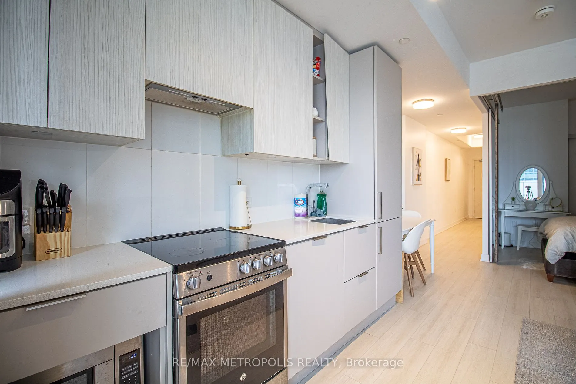 3900 Confederation Pkwy, #216