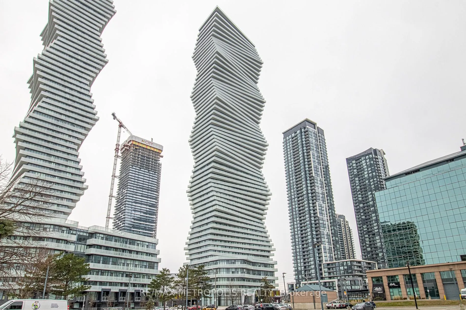 3900 Confederation Pkwy, #216