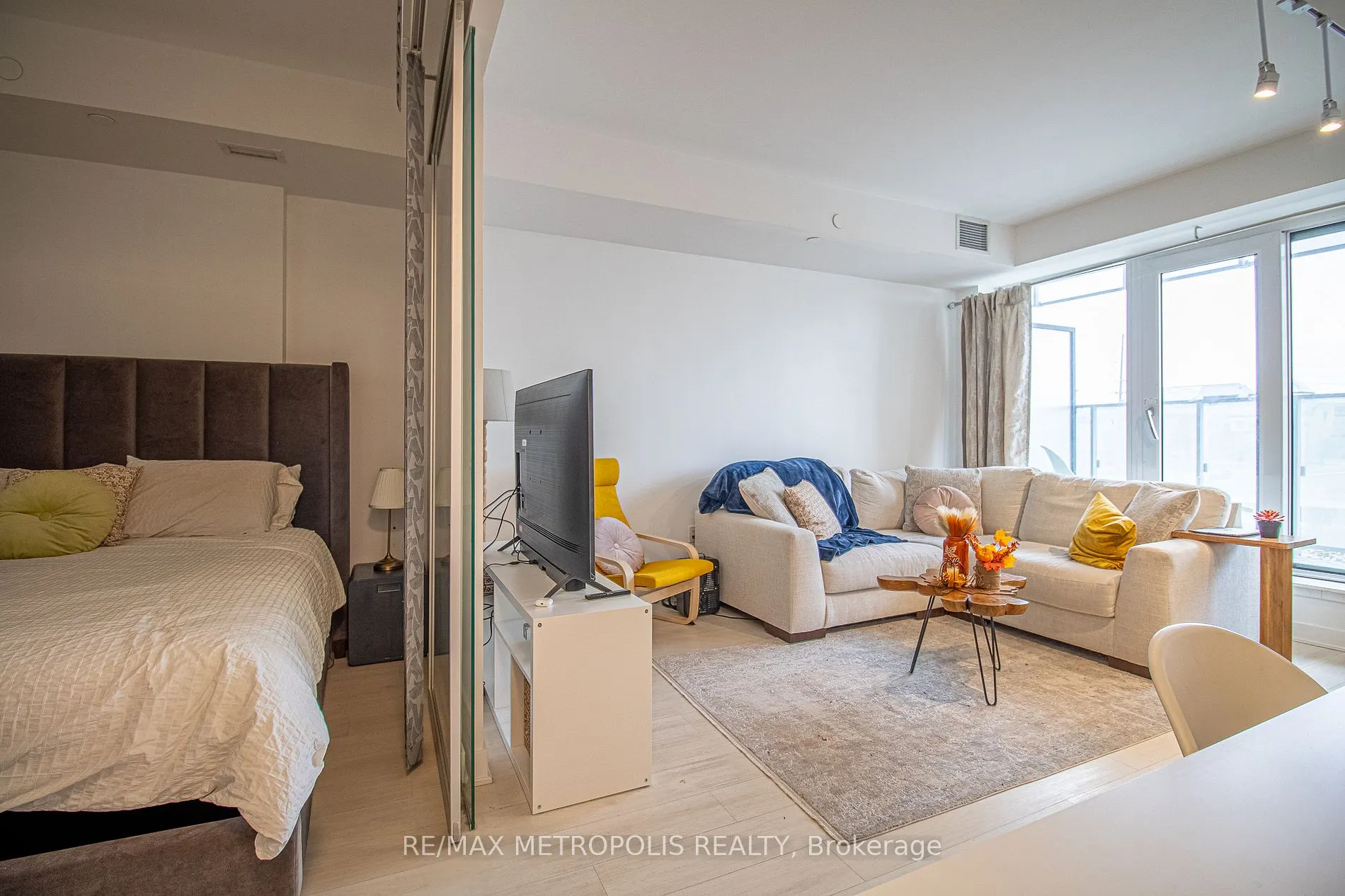 3900 Confederation Pkwy, #216