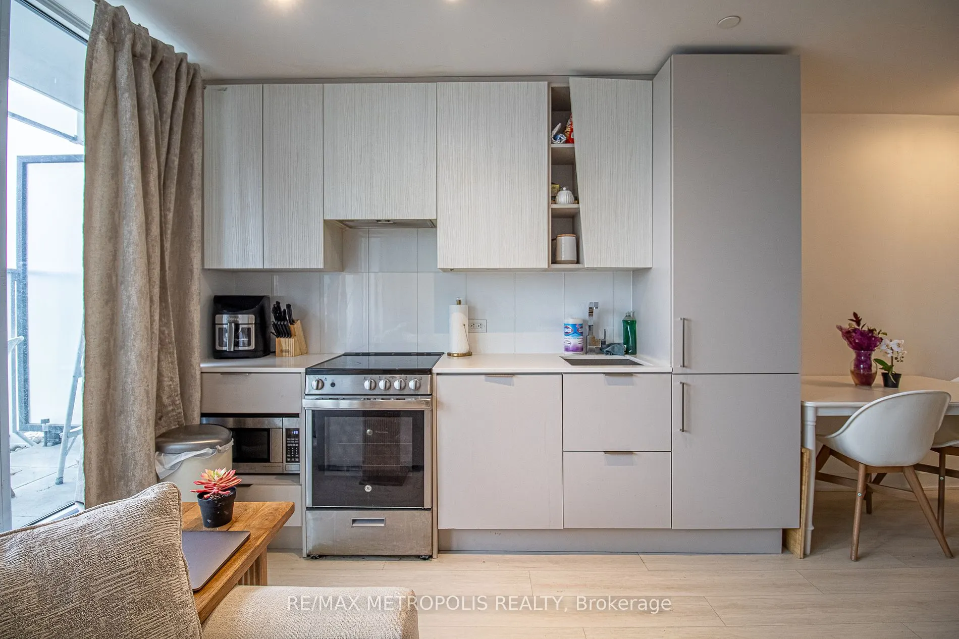 3900 Confederation Pkwy, #216
